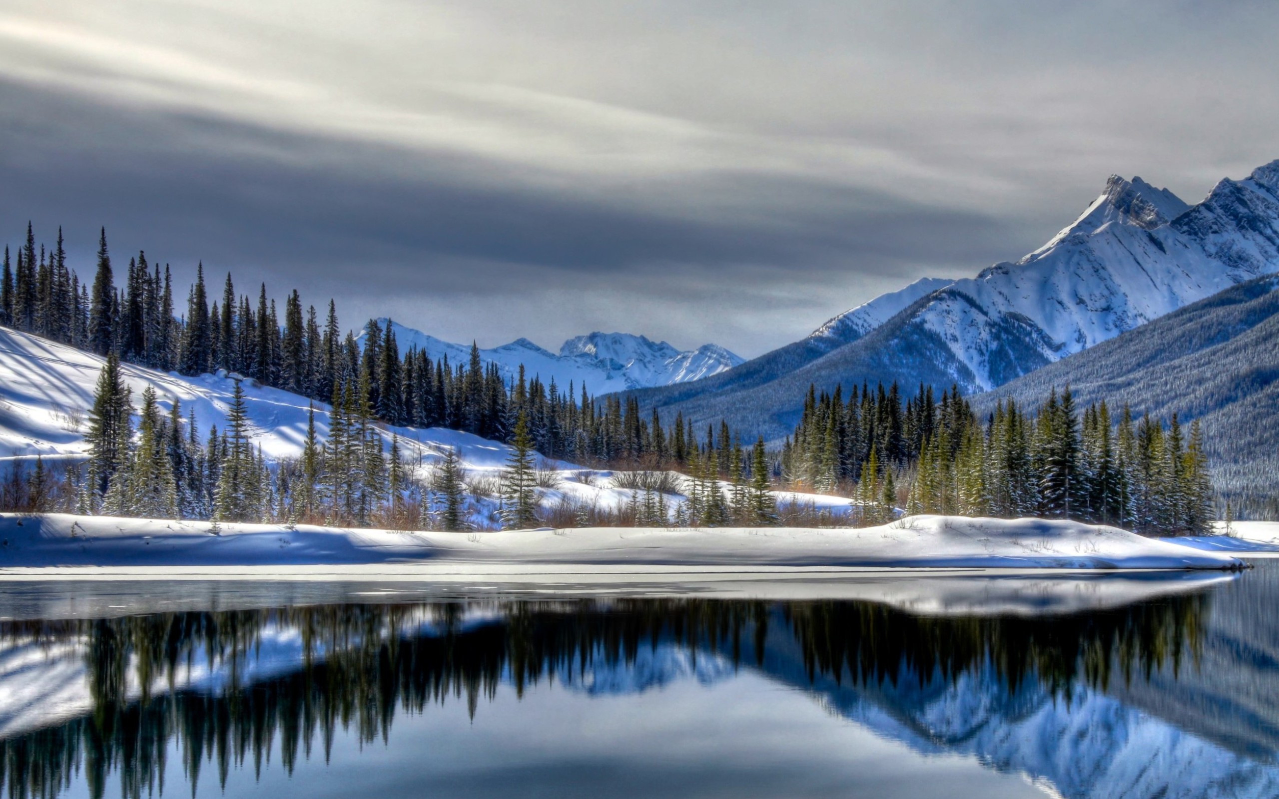 PCデスクトップに冬, 湖, 山, 森, 地球, 山岳, クラウド画像を無料でダウンロード