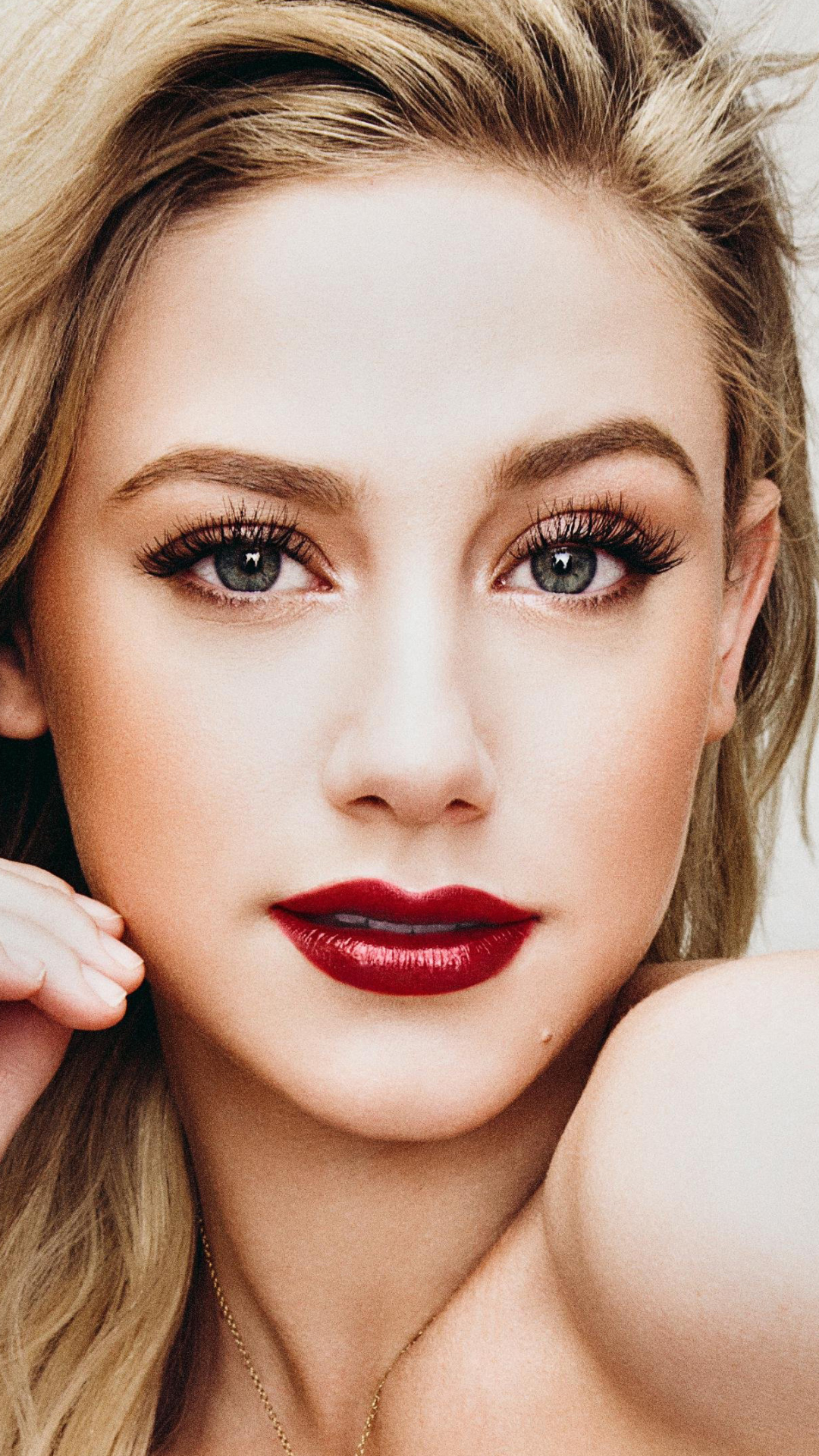 Descarga gratuita de fondo de pantalla para móvil de Cara, Americano, Celebridades, Actriz, Lápiz Labial, Lili Reinhart.