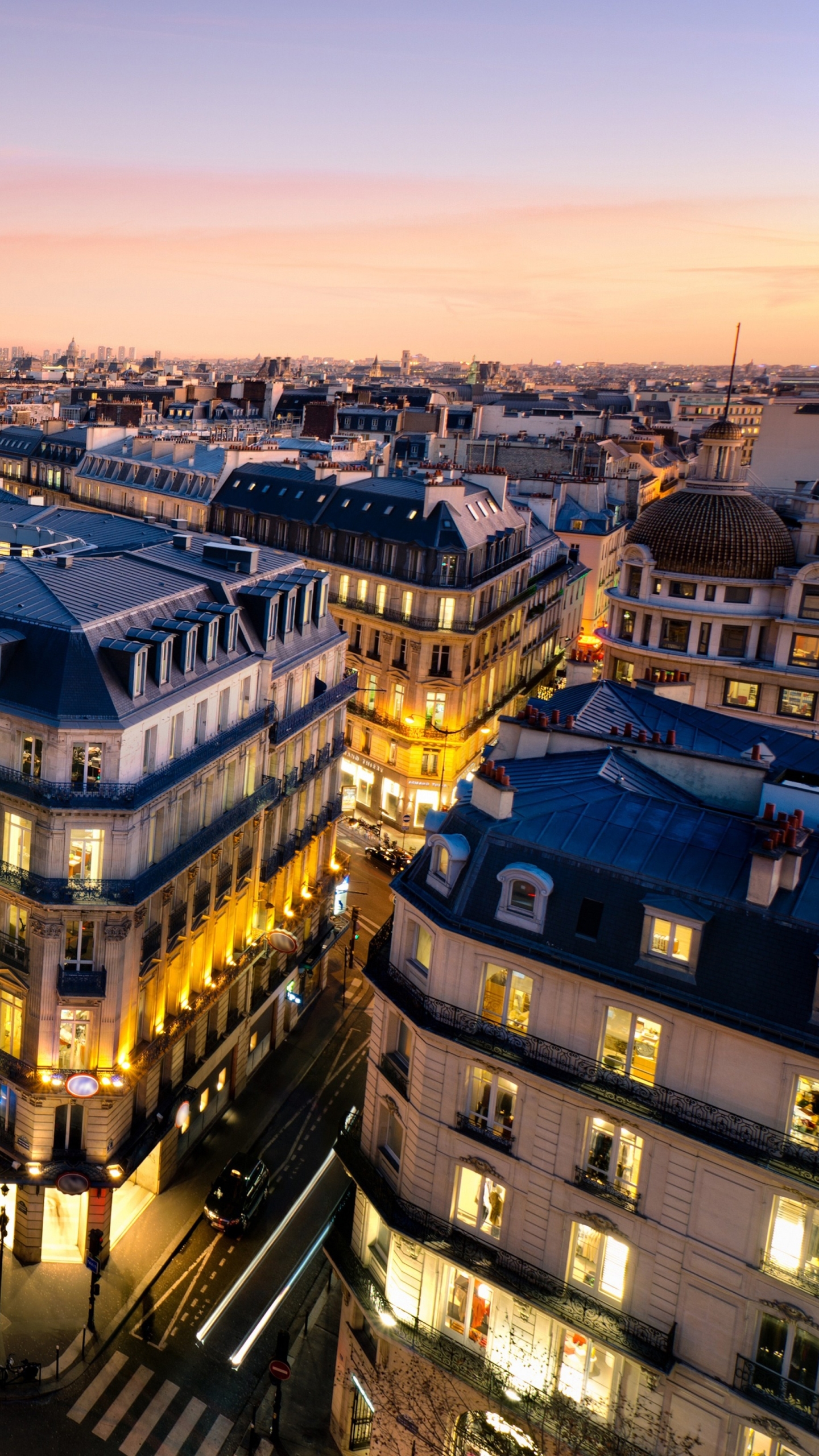 Скачать картинку Города, Париж, Франция, Вечер, Сделано Человеком в телефон бесплатно.