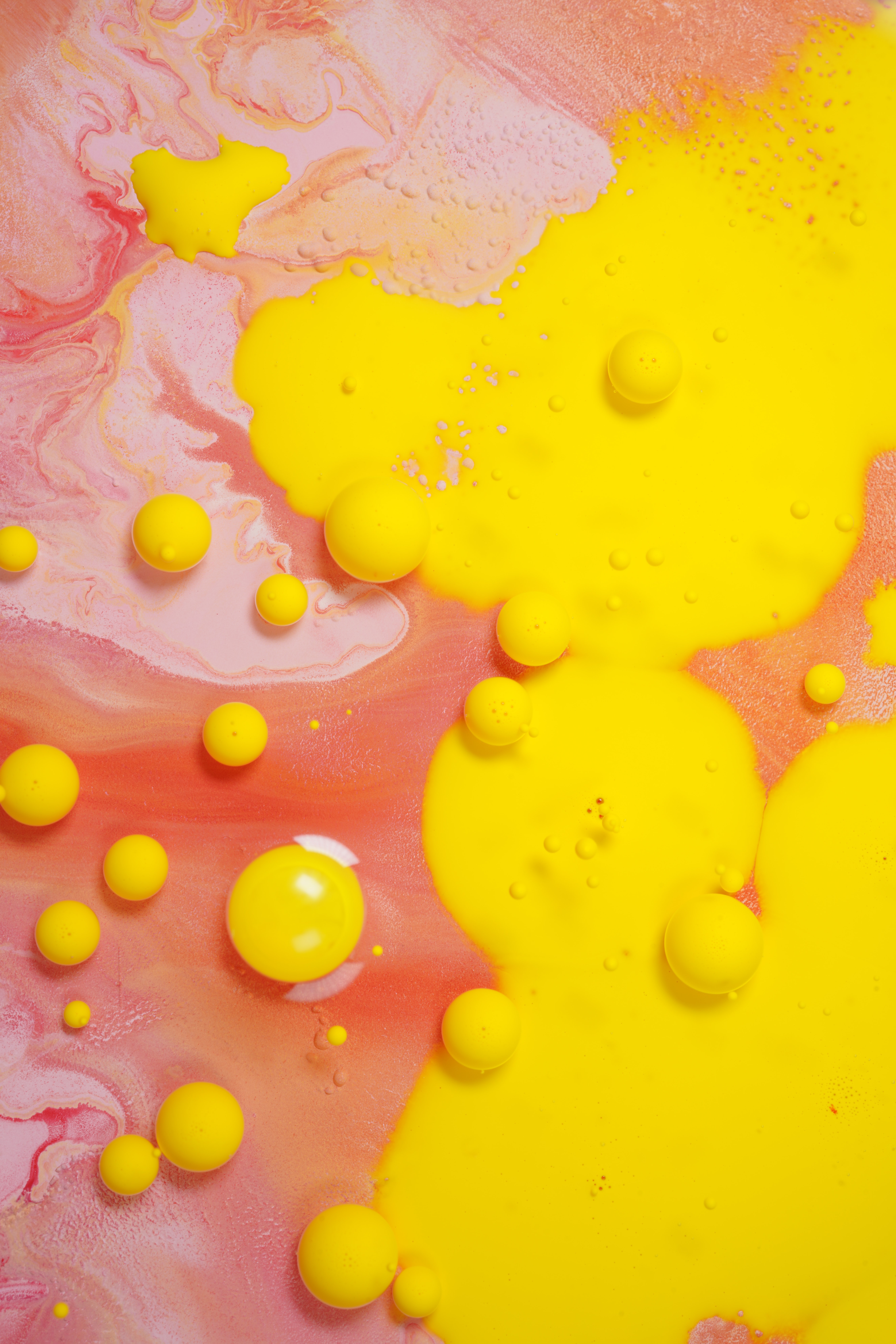Скачать обои бесплатно Краска, Желтый, Жидкость, Разводы, Пузыри, Абстракция картинка на рабочий стол ПК