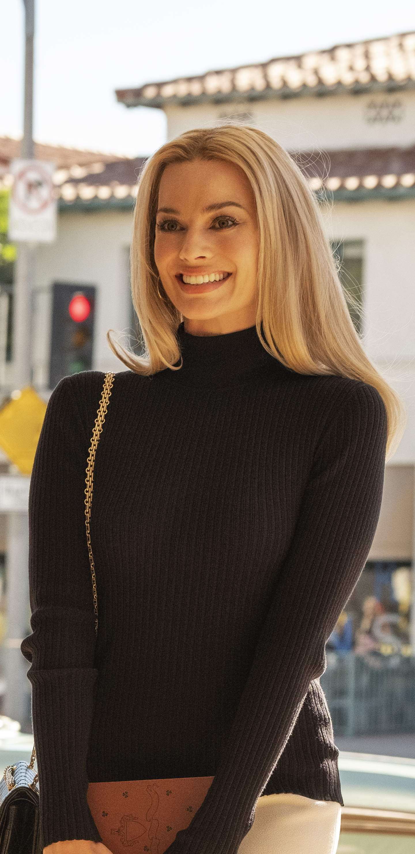 Download mobile wallpaper Smile, Blonde, Movie, Actress, Australian, Margot Robbie, Once Upon A Time In Hollywood, Sharon Tate for free.