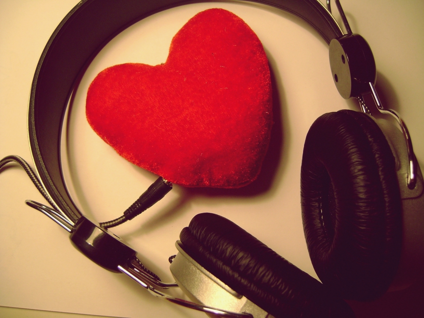 PC Wallpapers music, hearts, objects