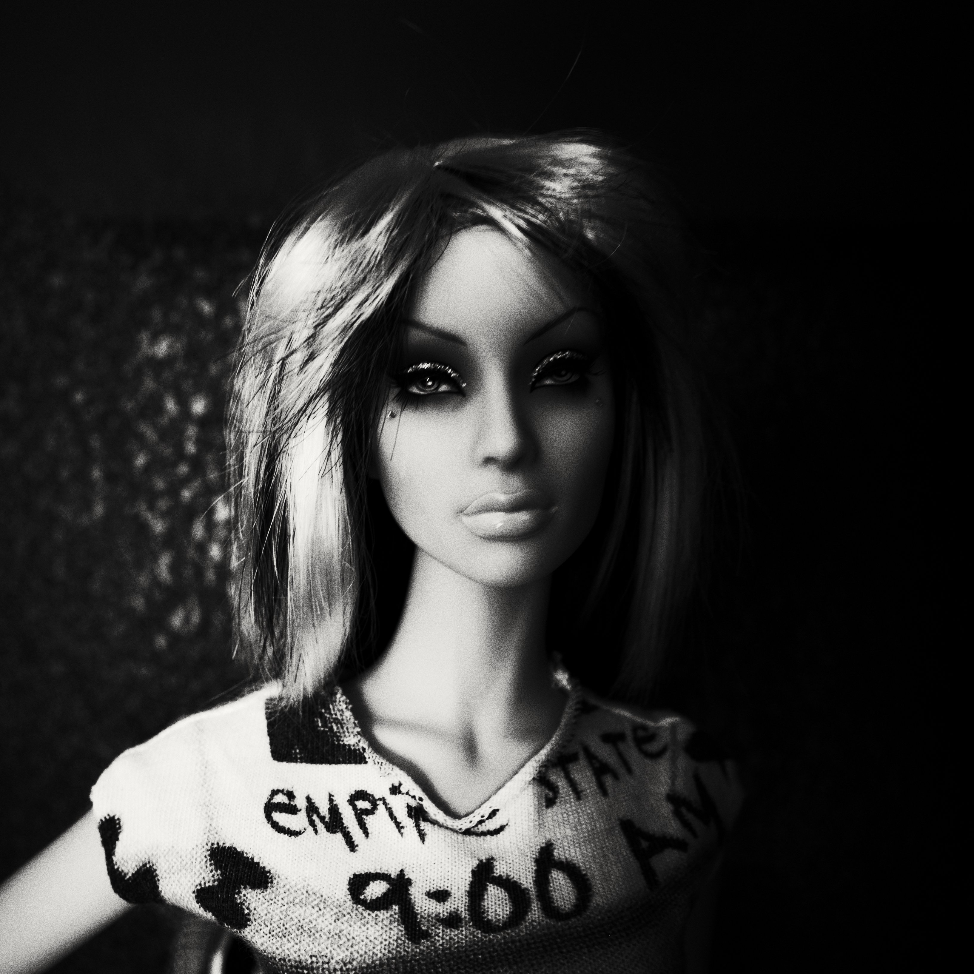 Free download wallpaper Miscellanea, Miscellaneous, Toy, Bw, Doll, Chb, Face, Girl on your PC desktop