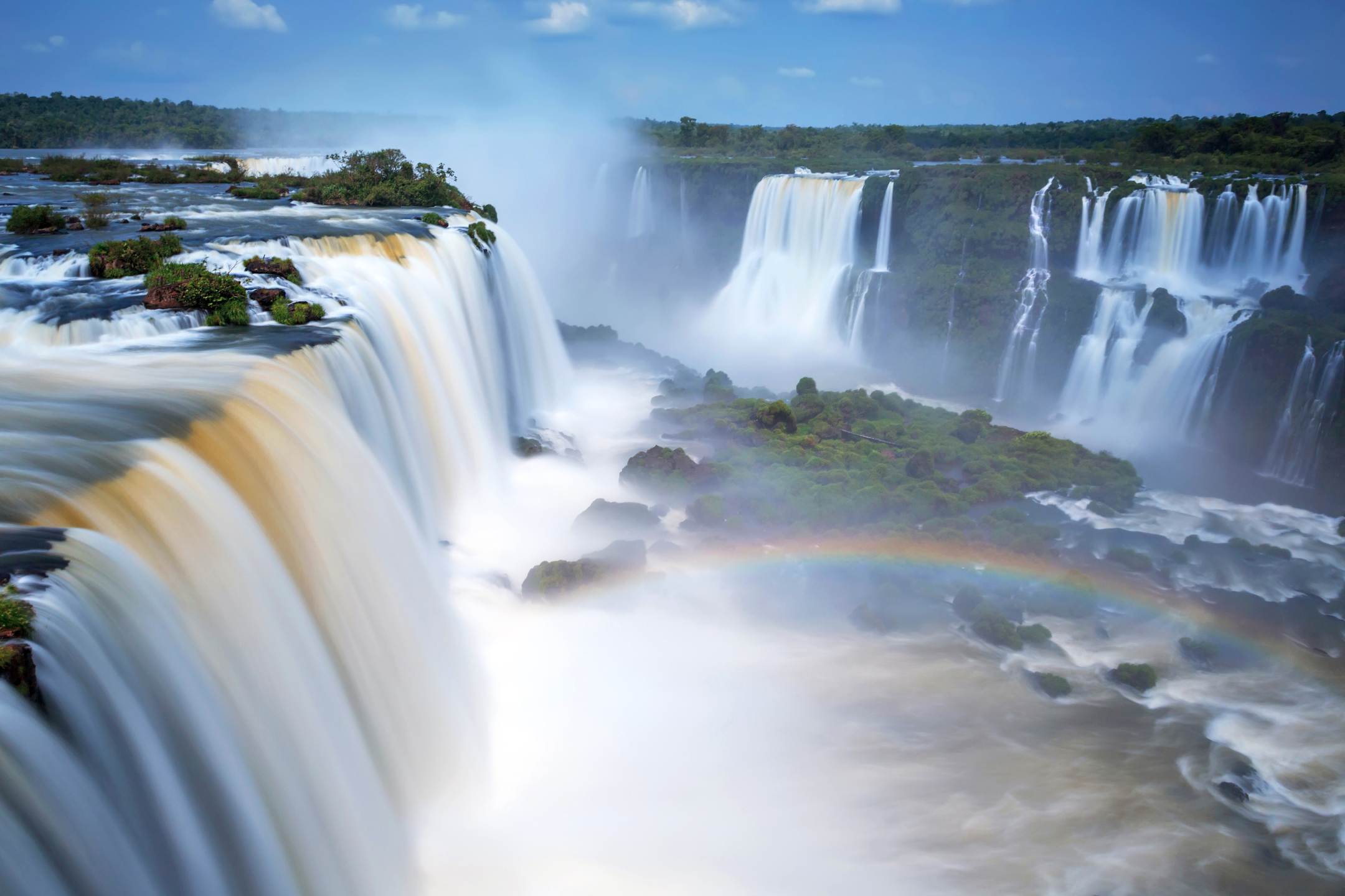 Handy-Wallpaper Natur, Wasserfälle, Regenbogen, Wasserfall, Argentinien, Erde/natur, Iguazu Fälle kostenlos herunterladen.