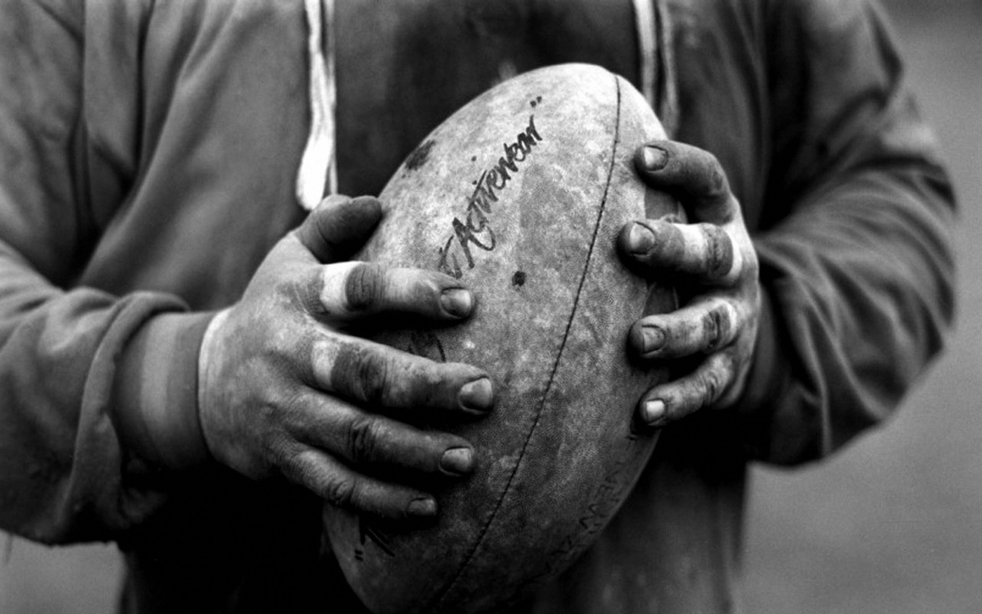 390221 Bild herunterladen sport, rugby, schwarz weiß - Hintergrundbilder und Bildschirmschoner kostenlos