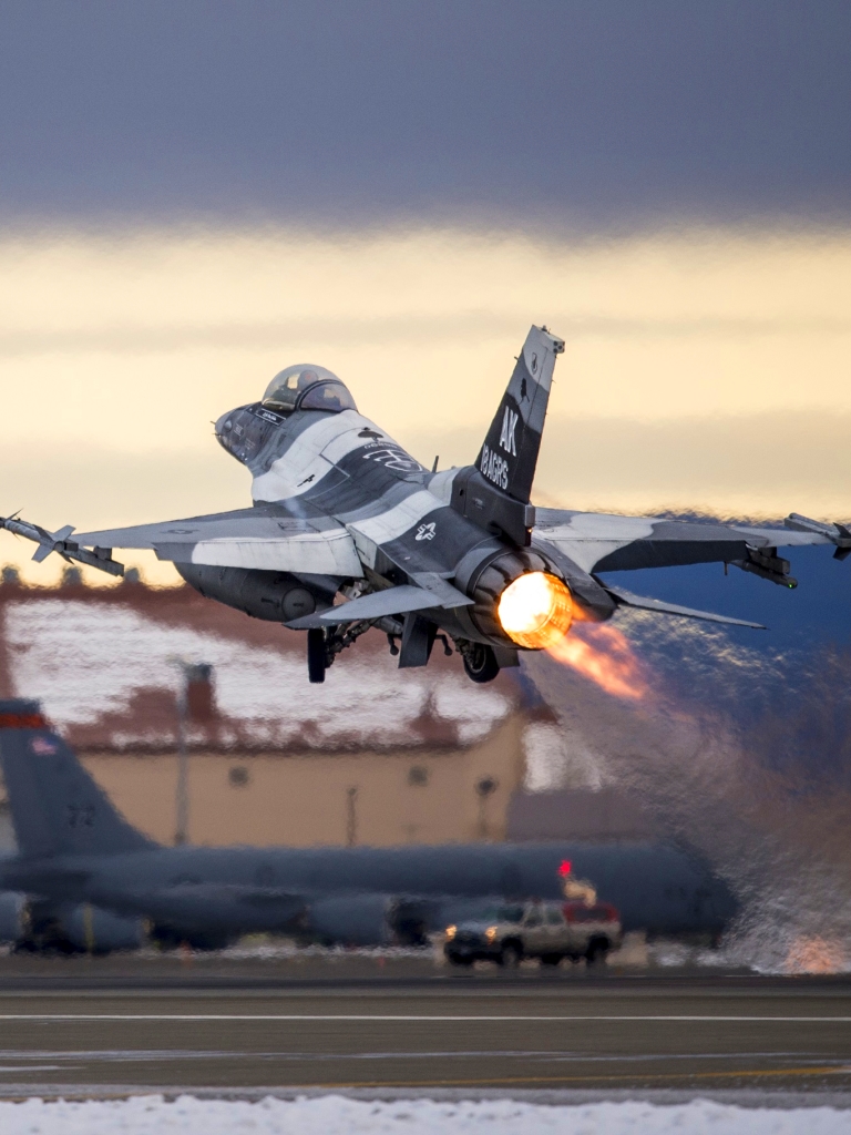 無料モバイル壁紙飛行機, 航空機, アラスカ, ジェット戦闘機, 軍隊, 空軍, ジェネラルダイナミクス F 16 ファイティングファルコンをダウンロードします。