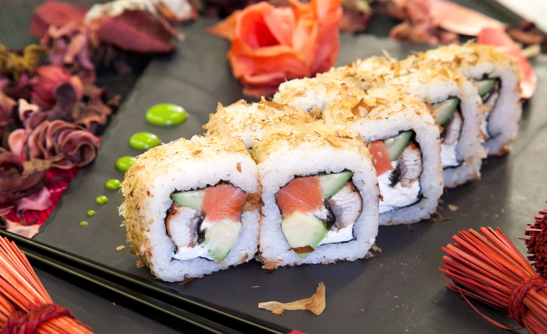 Handy-Wallpaper Sushi, Fisch, Meeresfrüchte, Nahrungsmittel, Reis, Stillleben kostenlos herunterladen.