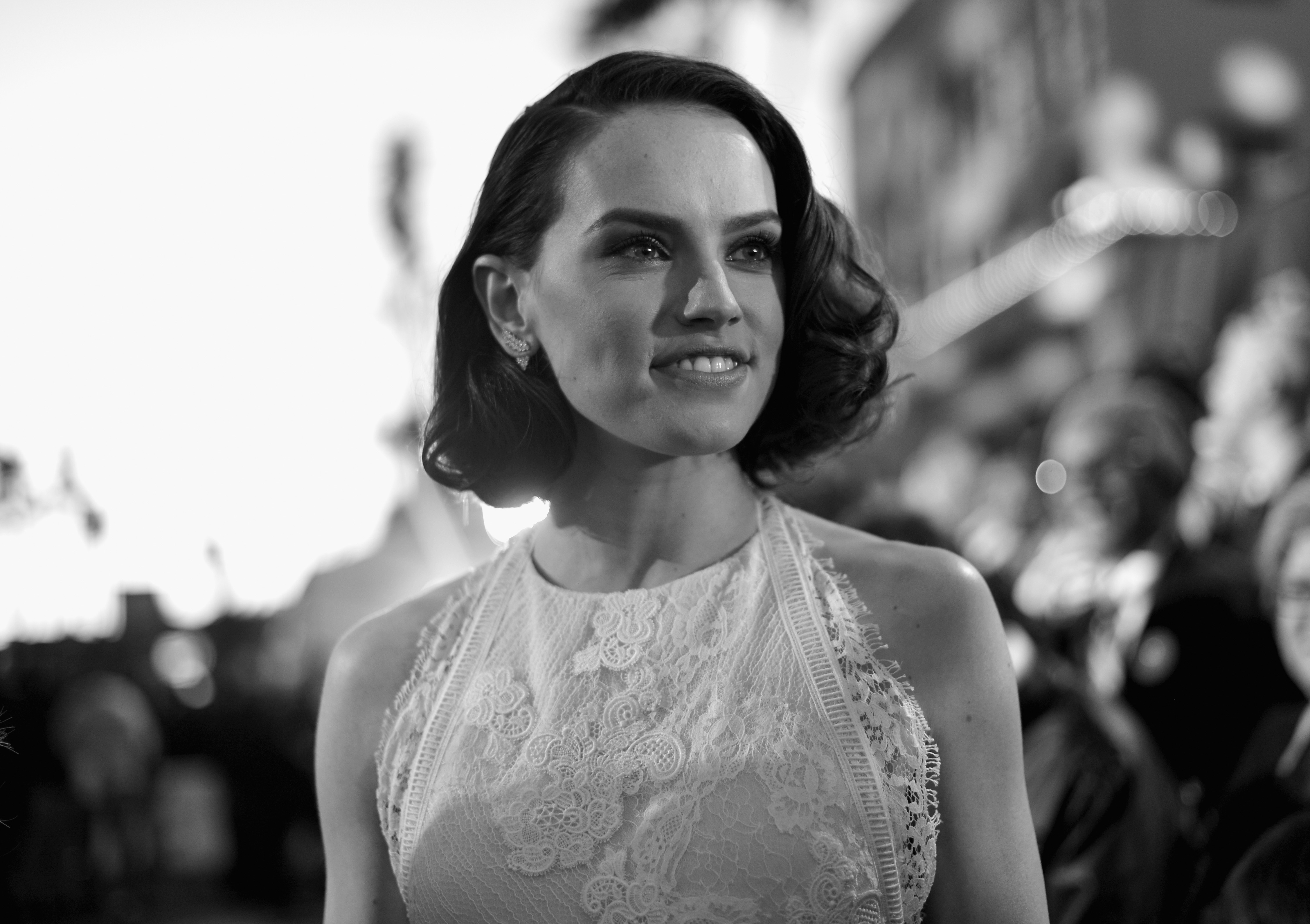 Download mobile wallpaper Monochrome, Celebrity, Actress, Daisy Ridley for free.