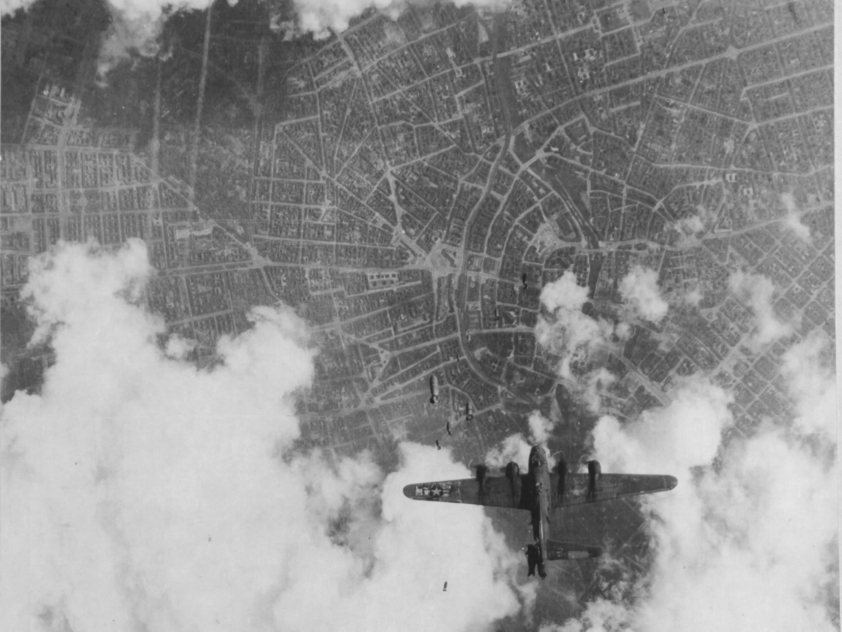294118 Hintergrundbild herunterladen militär, boeing b 17 fliegende festung, bomber - Bildschirmschoner und Bilder kostenlos