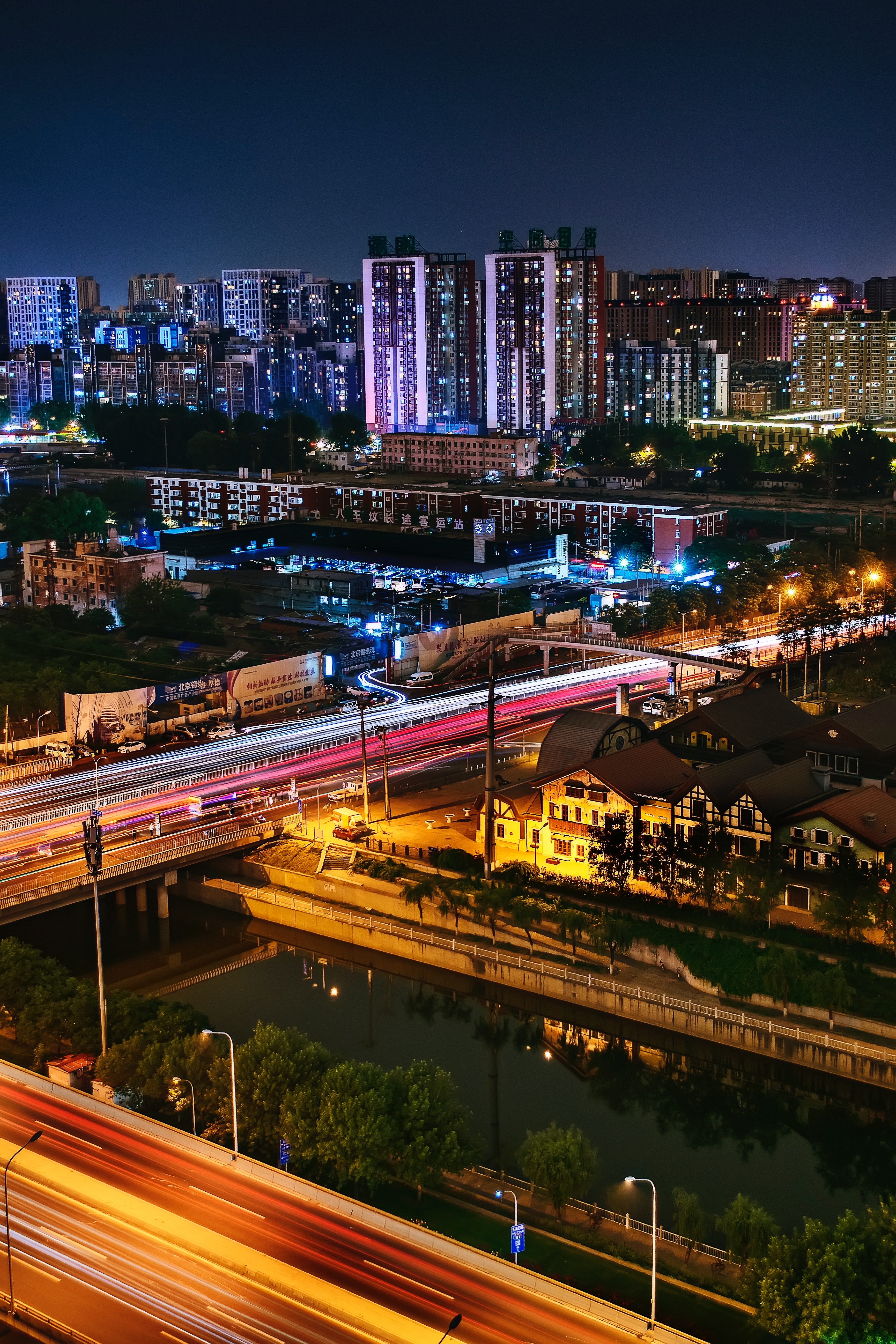 Téléchargez gratuitement l'image Lumières De La Ville, Pékin, Beijing, Imeuble, Bâtiment, Ville De Nuit, Villes, Chine sur le bureau de votre PC