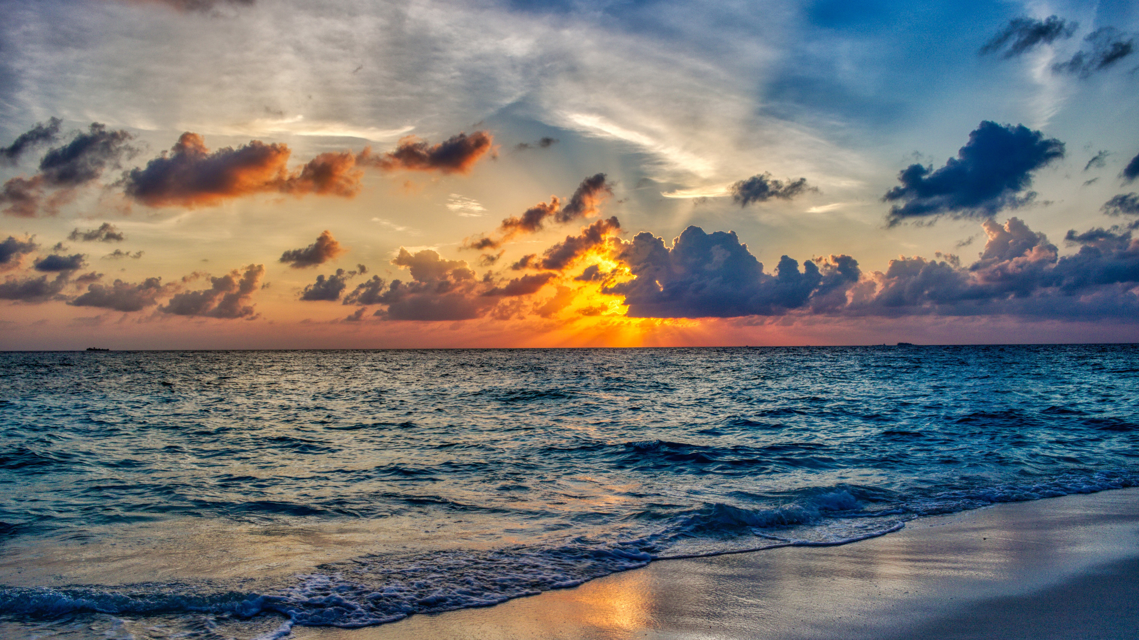 Скачать обои бесплатно Облака, Пляж, Горизонт, Земля/природа, Закат Солнца картинка на рабочий стол ПК