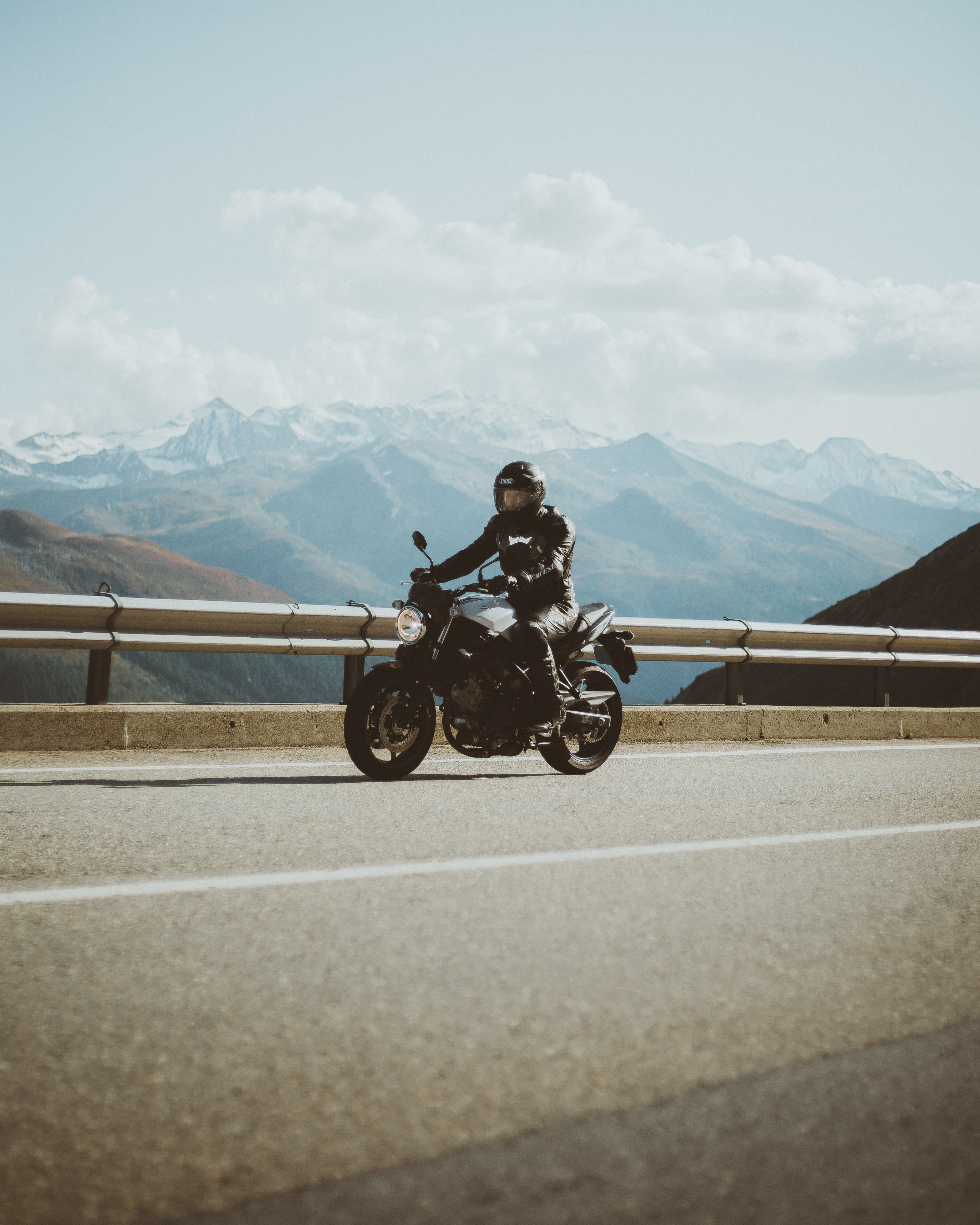 63347 baixar imagens motociclista, montanhas, motocicletas, estrada, caminho, motocicleta - papéis de parede e protetores de tela gratuitamente