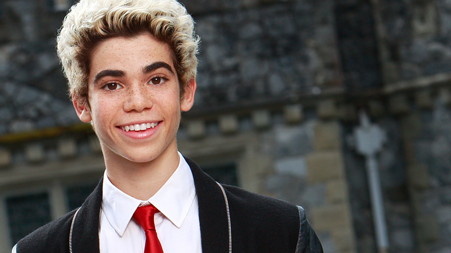 Descargar fondos de escritorio de Cameron Boyce HD