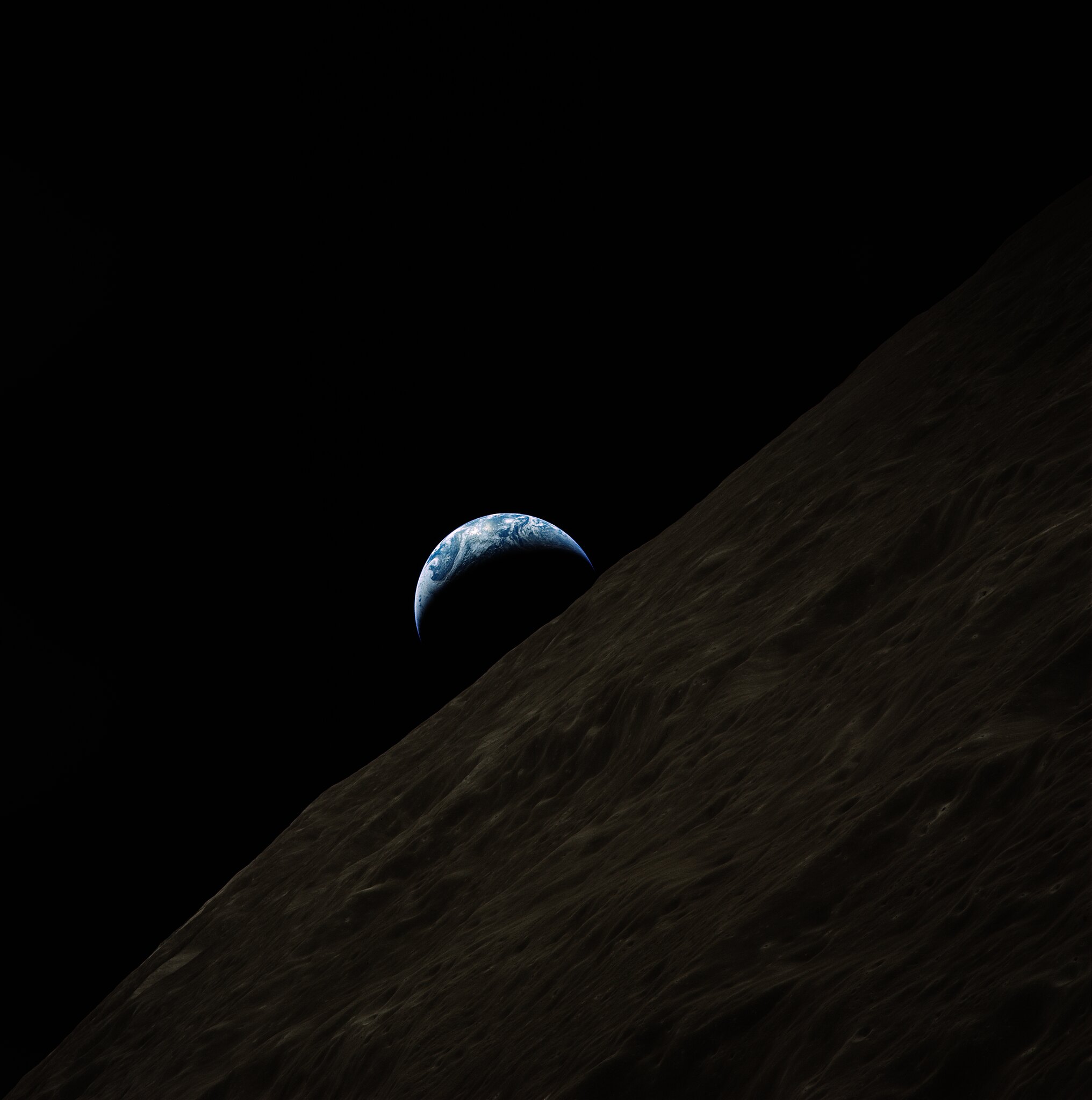 57202 скачать обои луна, поверхность, космос, темный, земля, планета - заставки и картинки бесплатно
