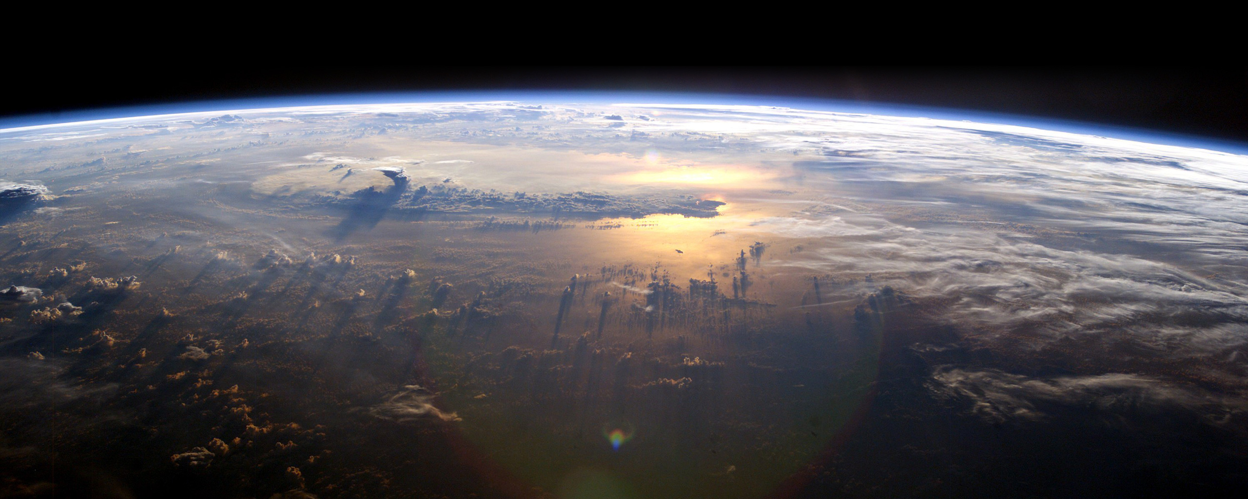 1520071壁紙のダウンロード地球, 宇宙から-スクリーンセーバーと写真を無料で