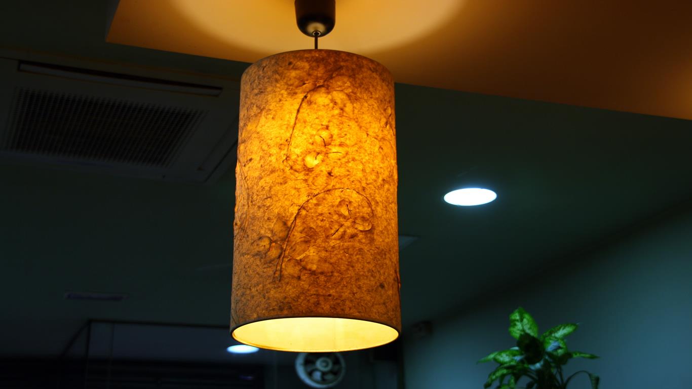 Handy-Wallpaper Lampe, Menschengemacht kostenlos herunterladen.