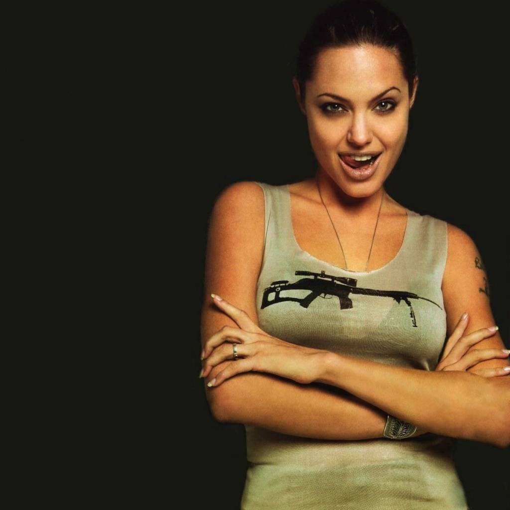Laden Sie das Angelina Jolie, Berühmtheiten-Bild kostenlos auf Ihren PC-Desktop herunter