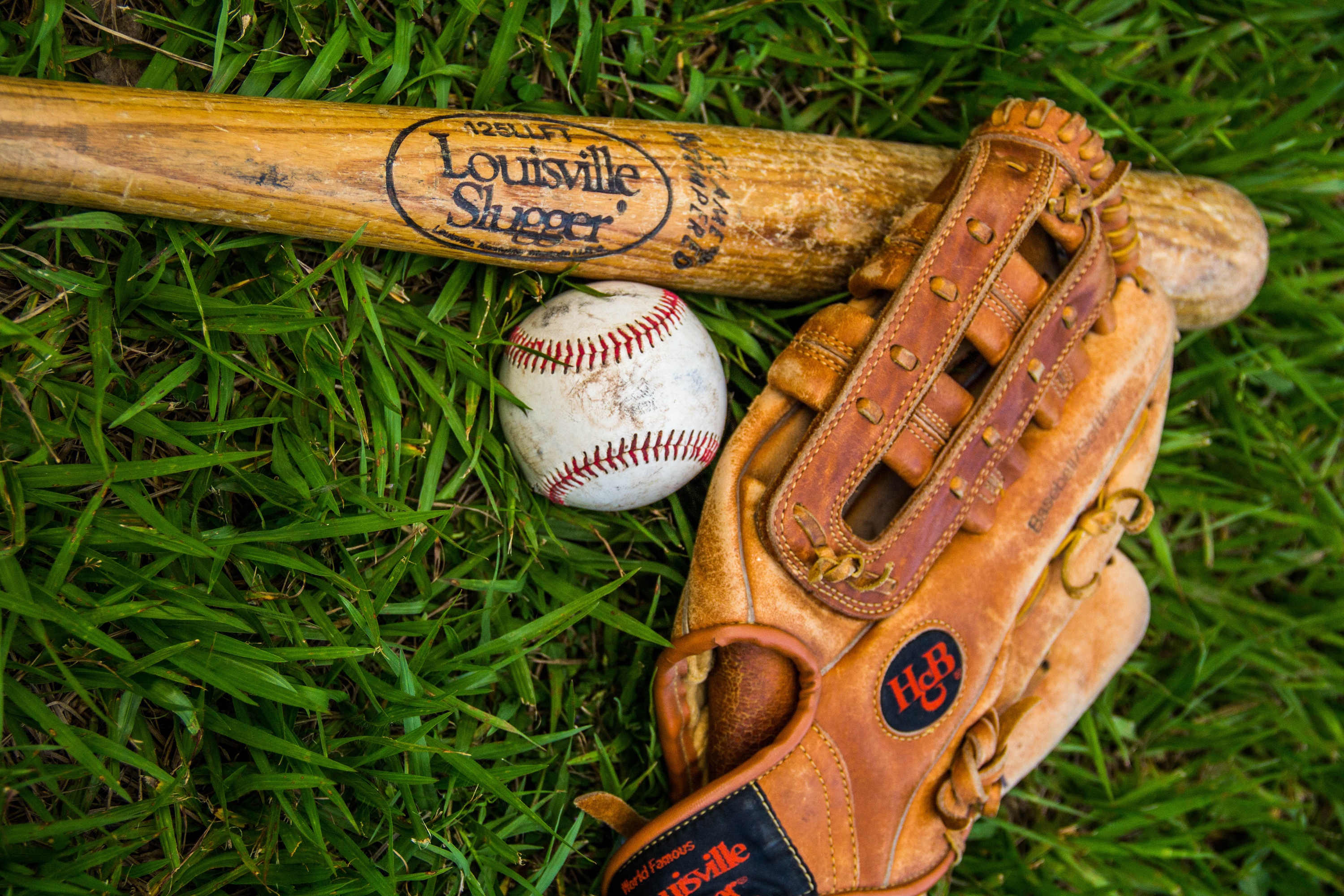 Download mobile wallpaper Sports, Grass, Ball, Glove, Baseball, Baseball Bat for free.
