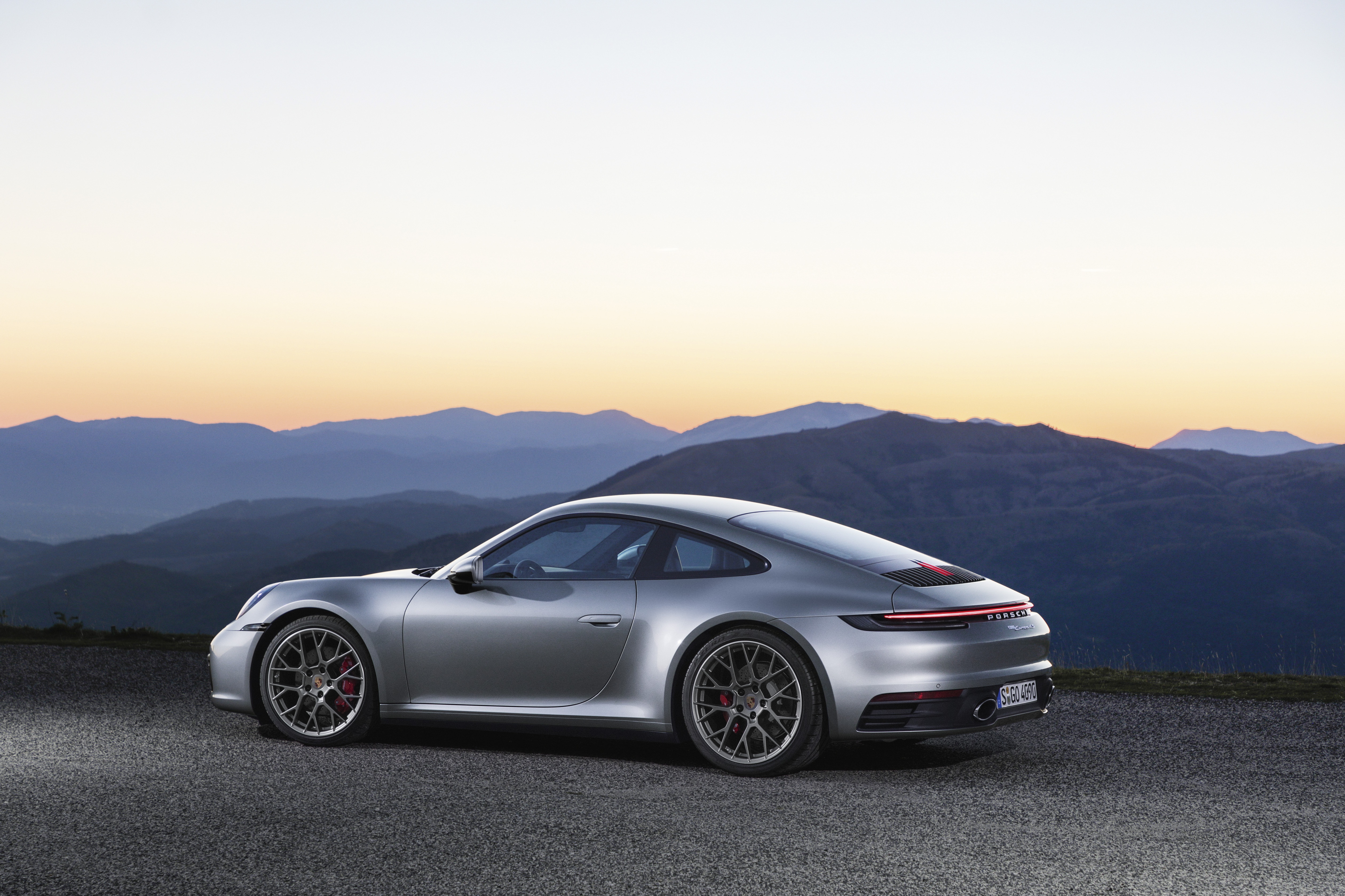 Handy-Wallpaper Porsche, Porsche 911, Autos, Porsche 911 Carrera 4S, Fahrzeuge, Porsche 911 Carrera, Silbernes Auto kostenlos herunterladen.