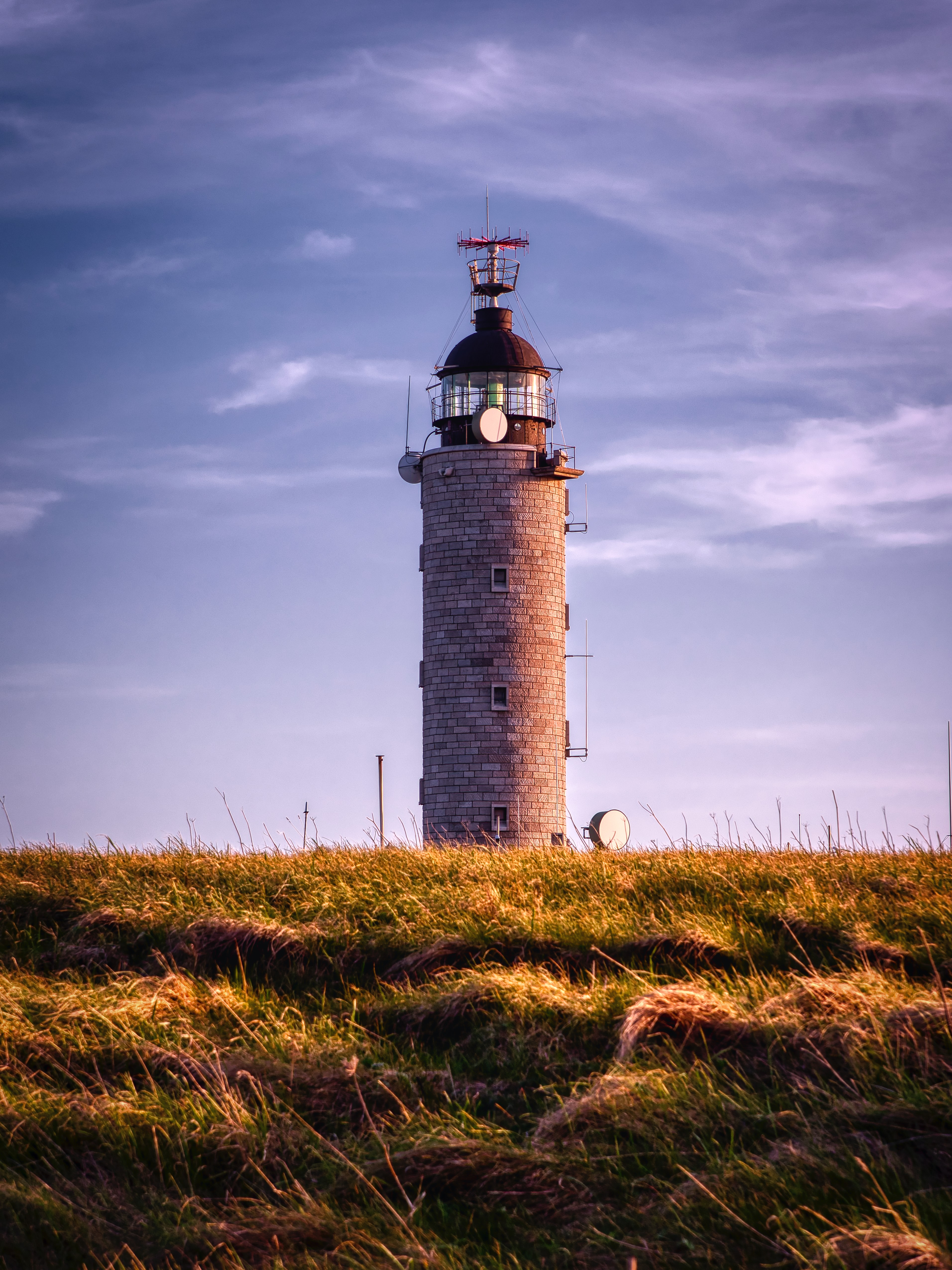 Free download wallpaper Grass, Miscellanea, Miscellaneous, Lighthouse, Building, Tower on your PC desktop