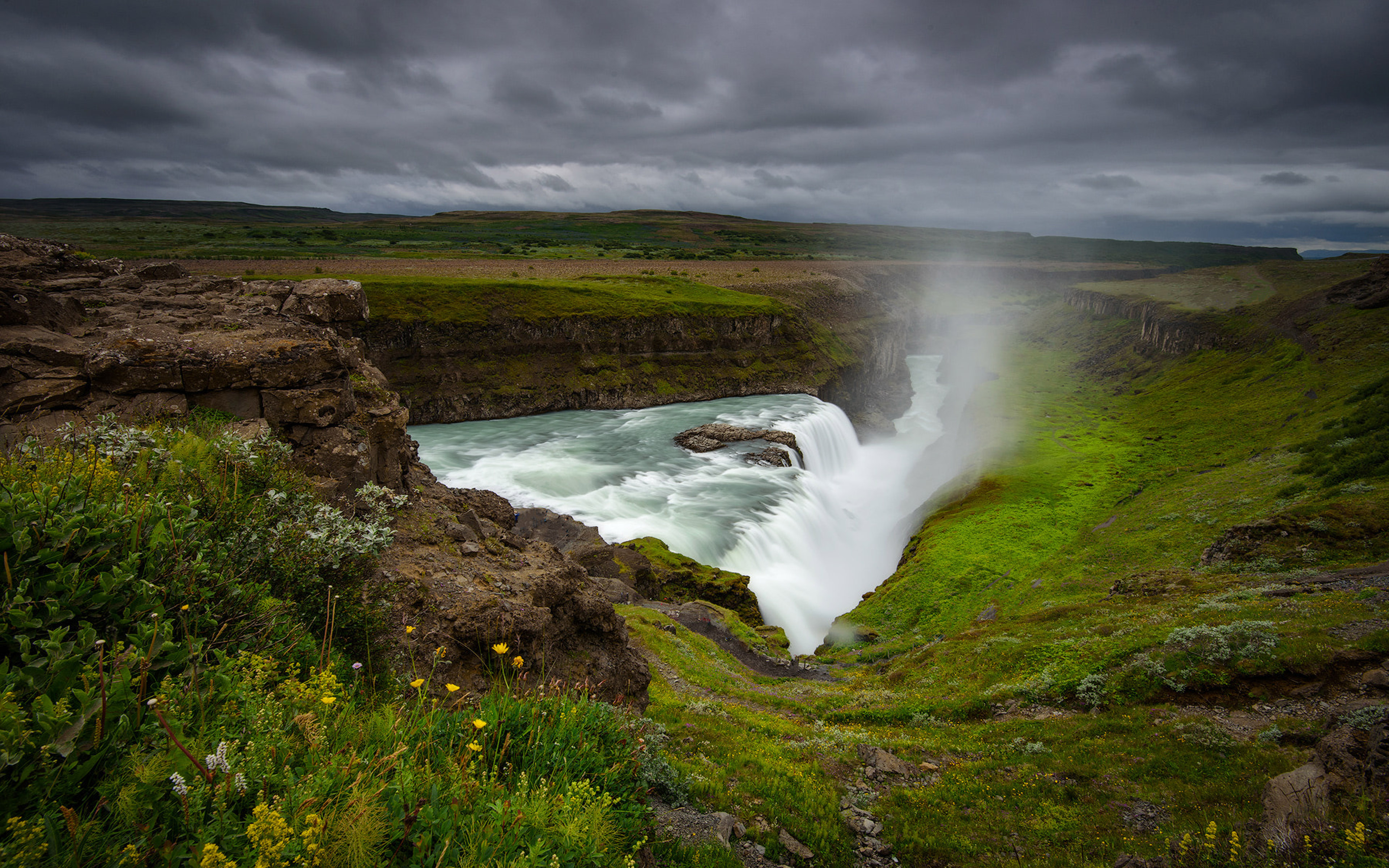 Скачать обои бесплатно Трава, Водопады, Водопад, Исландия, Земля/природа, Утёс, Гульфосс картинка на рабочий стол ПК