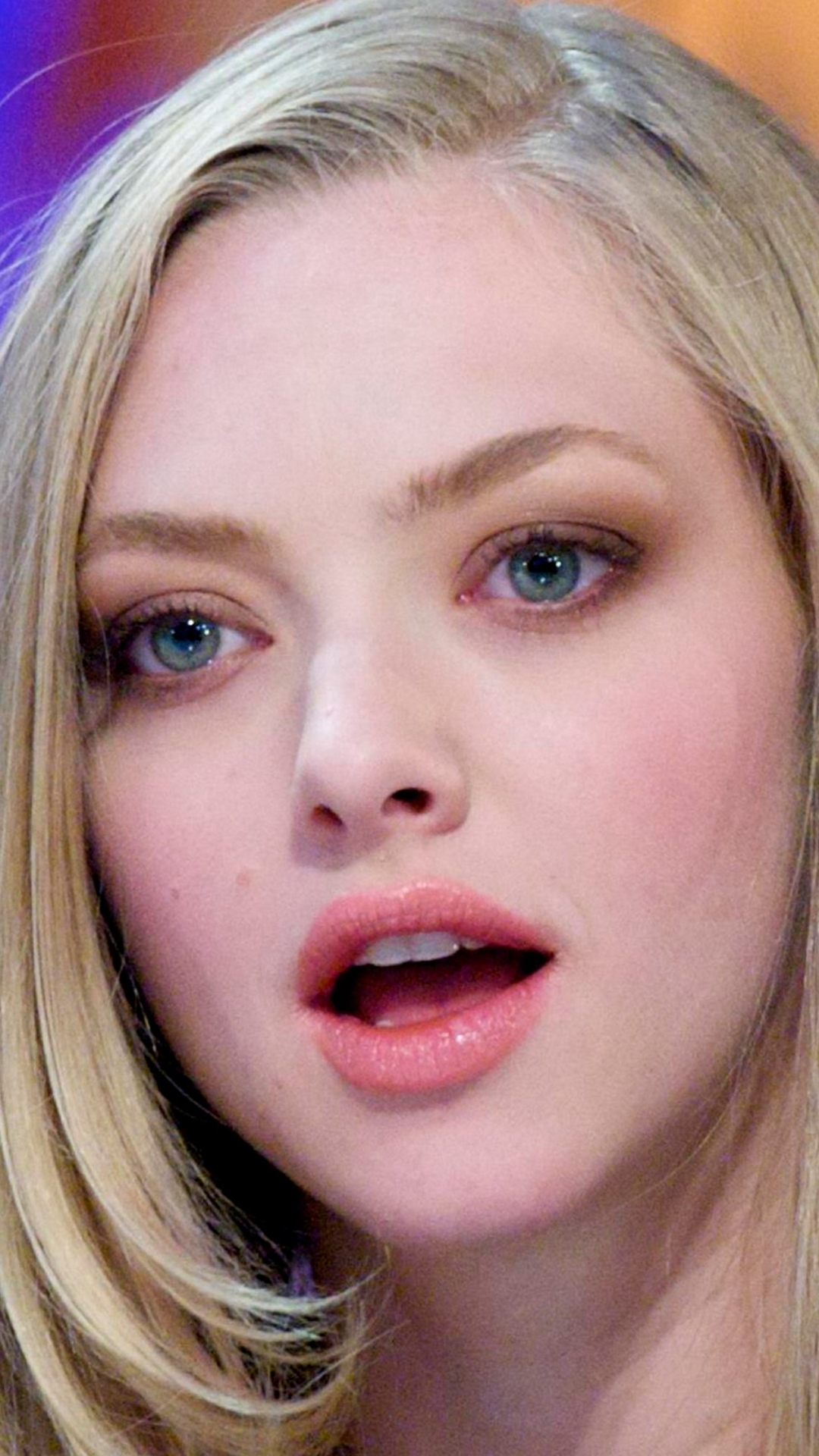 Download mobile wallpaper Celebrity, Amanda Seyfried for free.