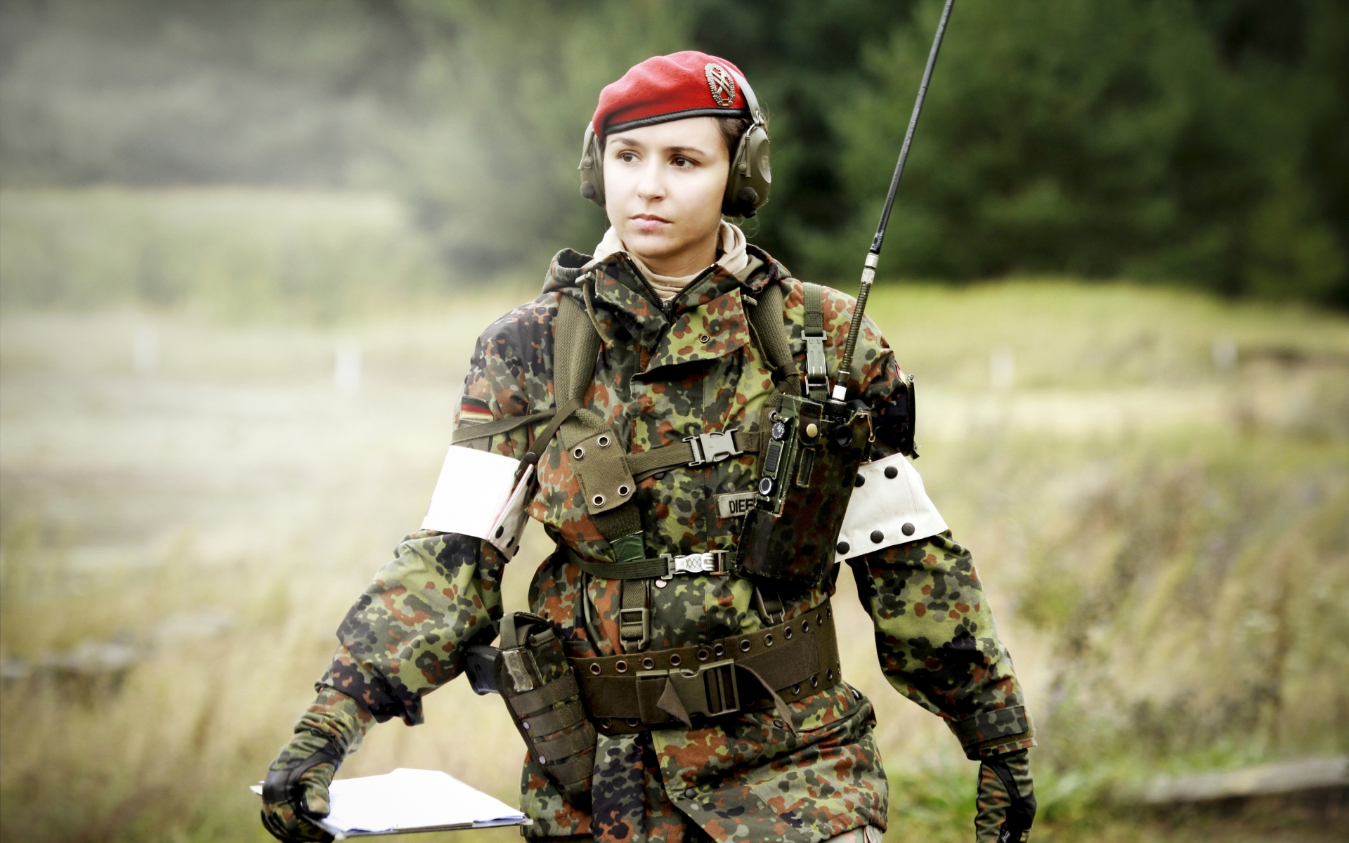 Laden Sie das Militär, Frauen-Bild kostenlos auf Ihren PC-Desktop herunter