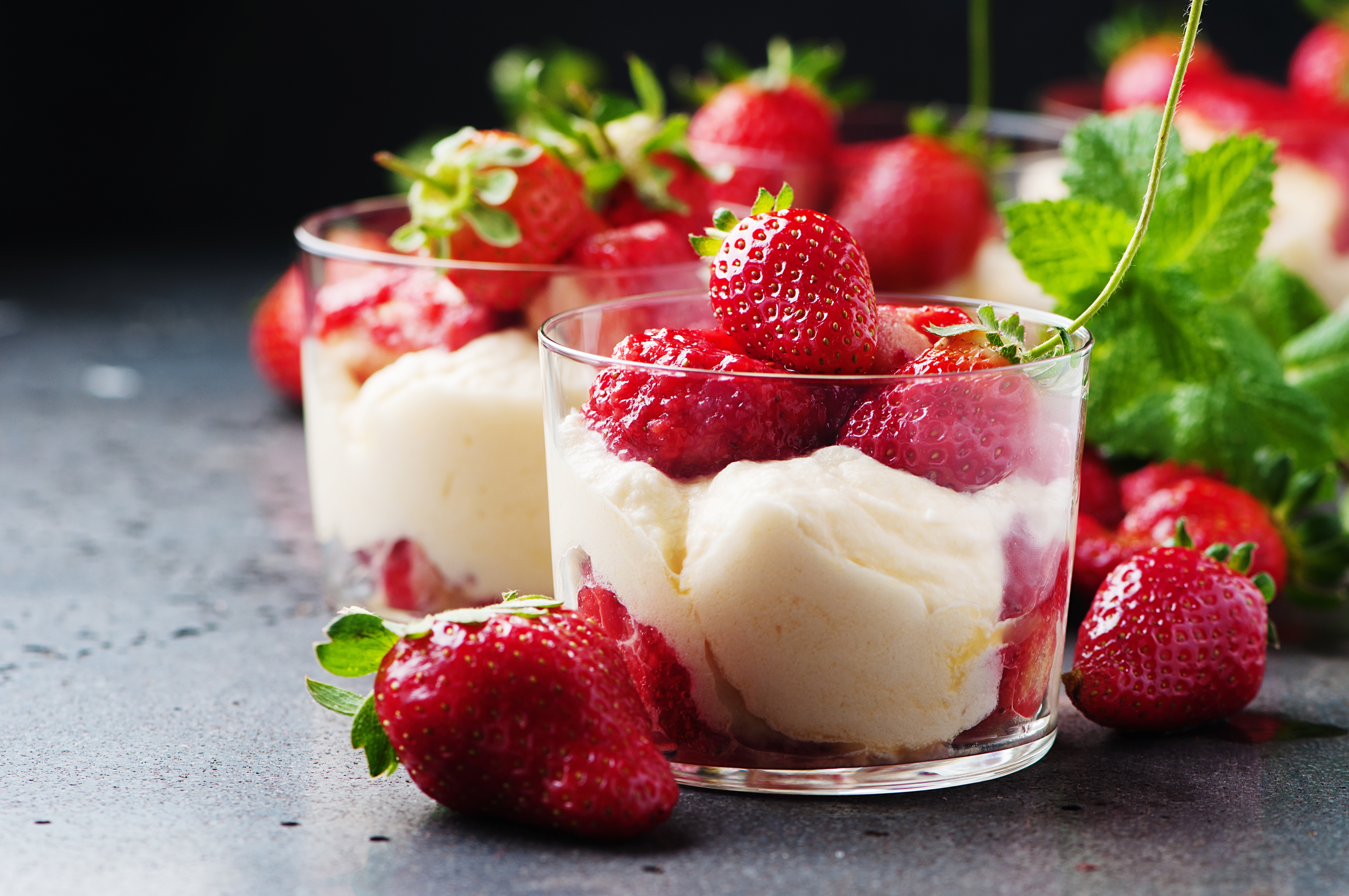Laden Sie das Erdbeere, Dessert, Frucht, Eiscreme, Nahrungsmittel-Bild kostenlos auf Ihren PC-Desktop herunter