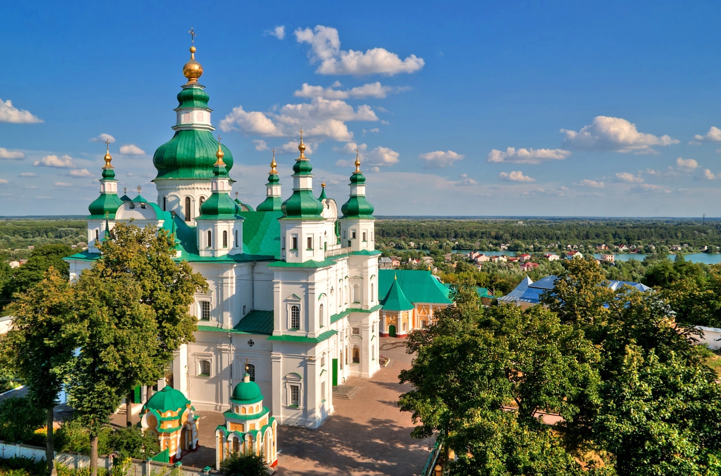 375858 télécharger le fond d'écran ukraine, religieux, cathédrale, architecture, dôme, paysage, cathédrales - économiseurs d'écran et images gratuitement