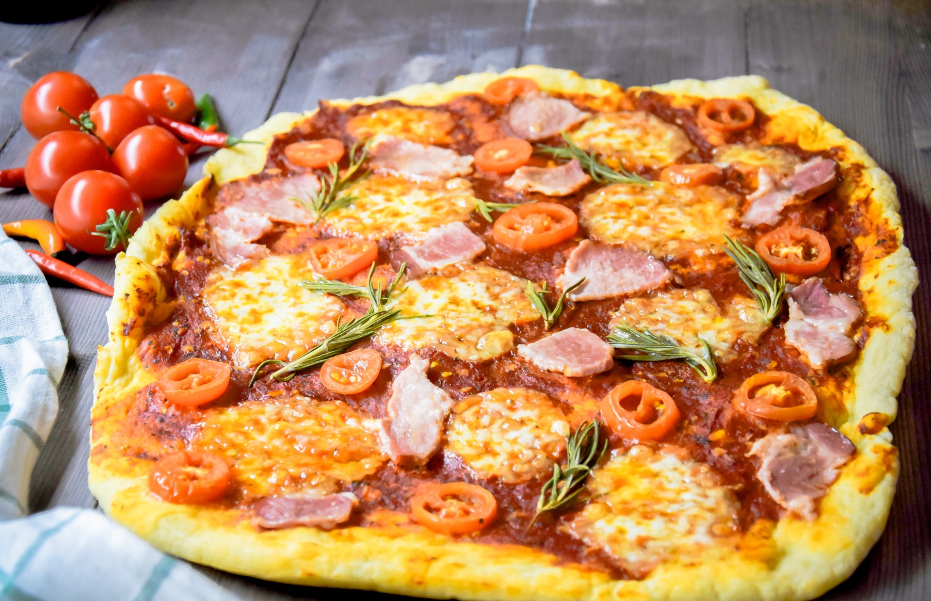 Descarga gratis la imagen Pizza, Tomate, Alimento, Bodegón en el escritorio de tu PC