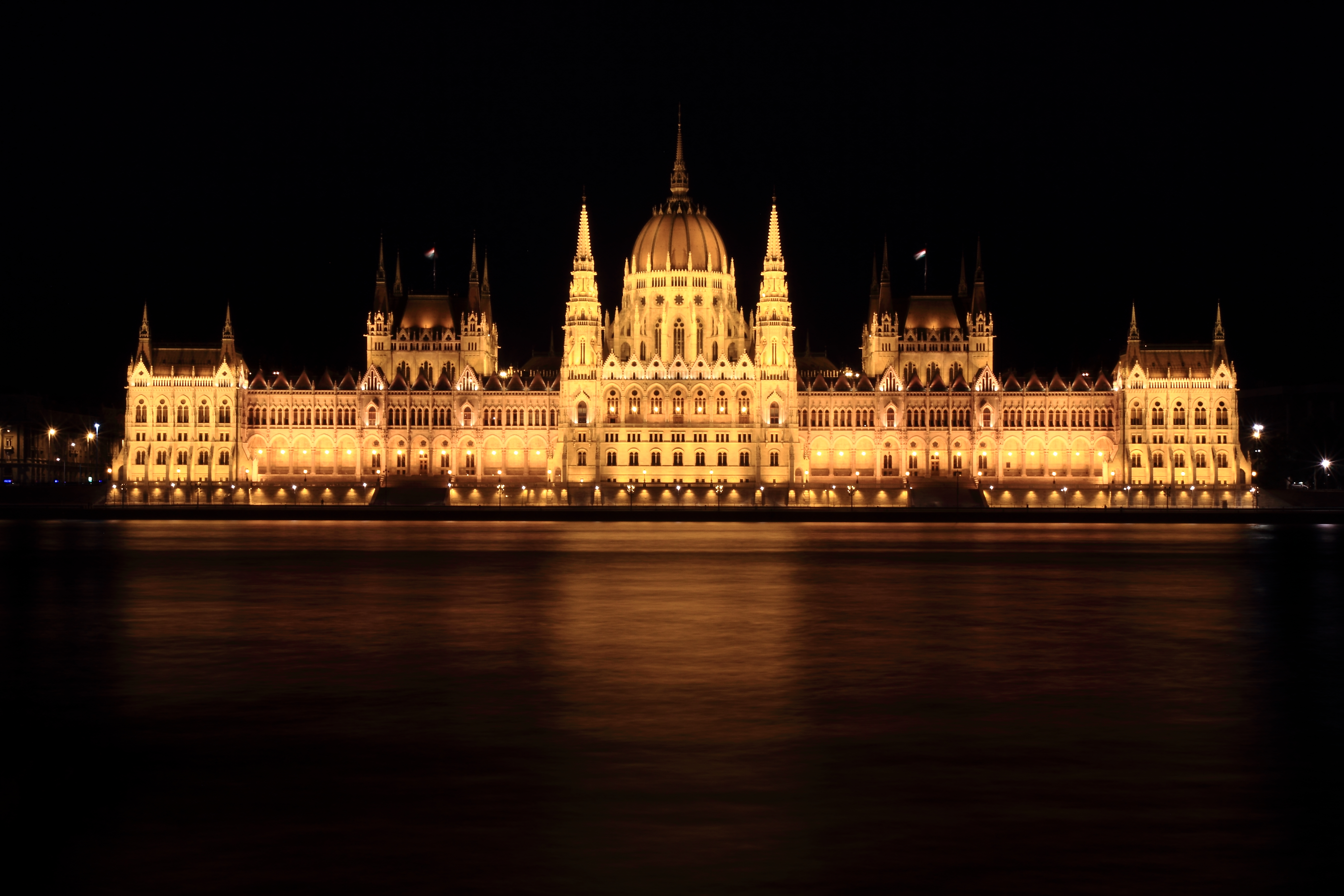 1523343 descargar imagen hecho por el hombre, parlamento de budapest, arquitectura, budapest, danubio, hungría, noche, monumentos: fondos de pantalla y protectores de pantalla gratis