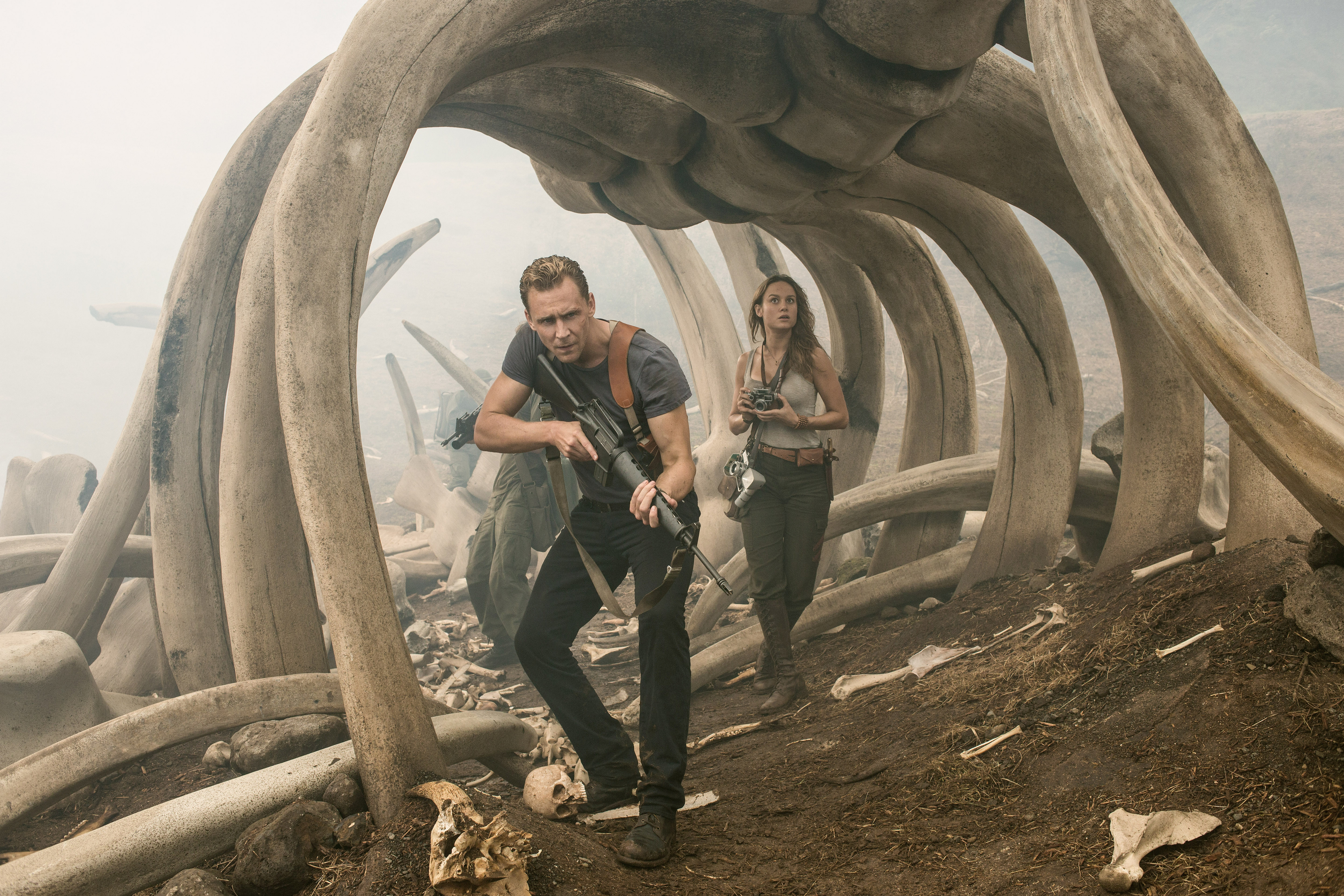 Download mobile wallpaper Movie, Tom Hiddleston, Brie Larson, Kong: Skull Island for free.