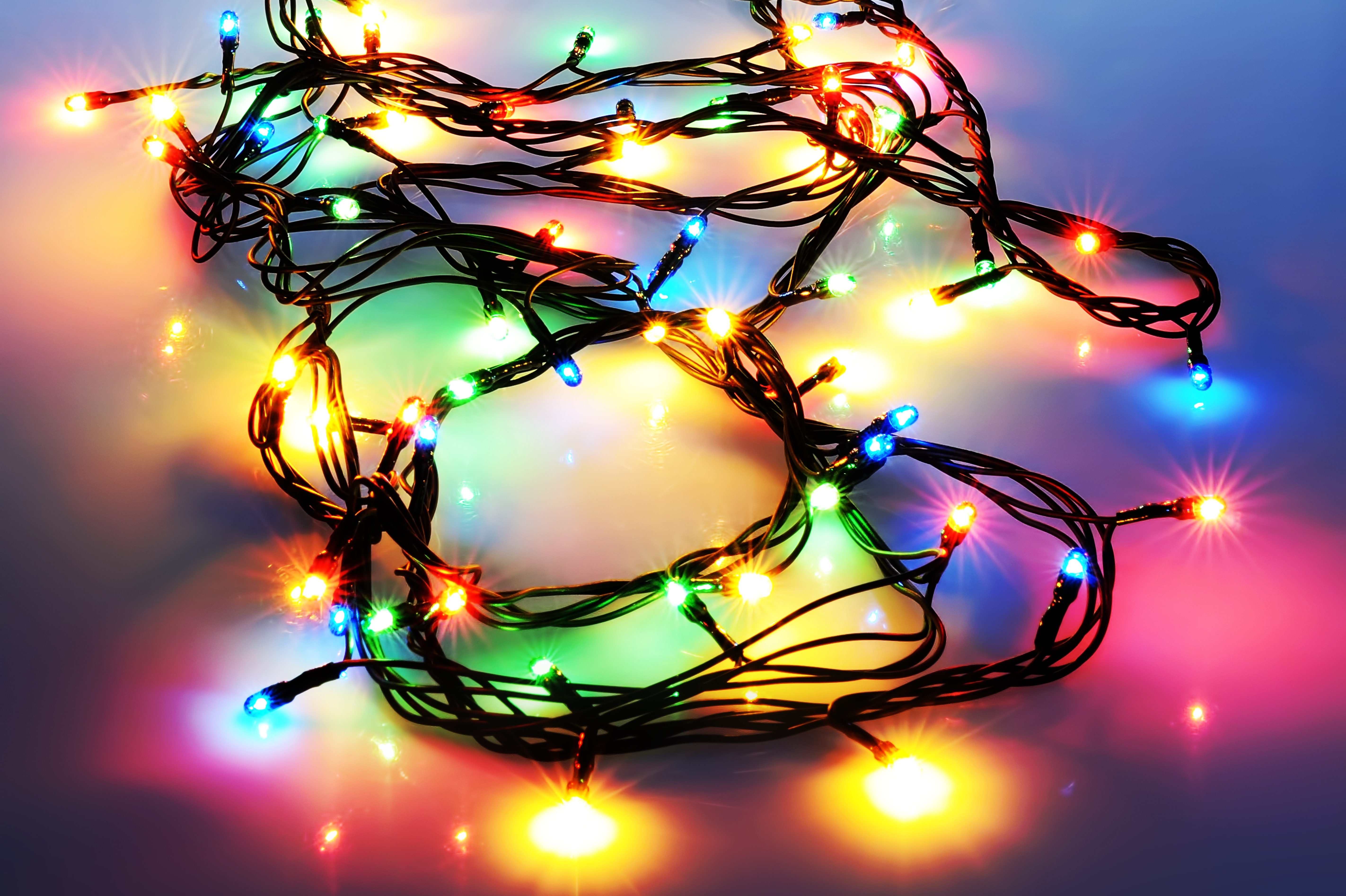 Téléchargez gratuitement l'image Fêtes, Lumières, Guirlande, Briller, Lumière, Divers, Nouvel An, Noël sur le bureau de votre PC