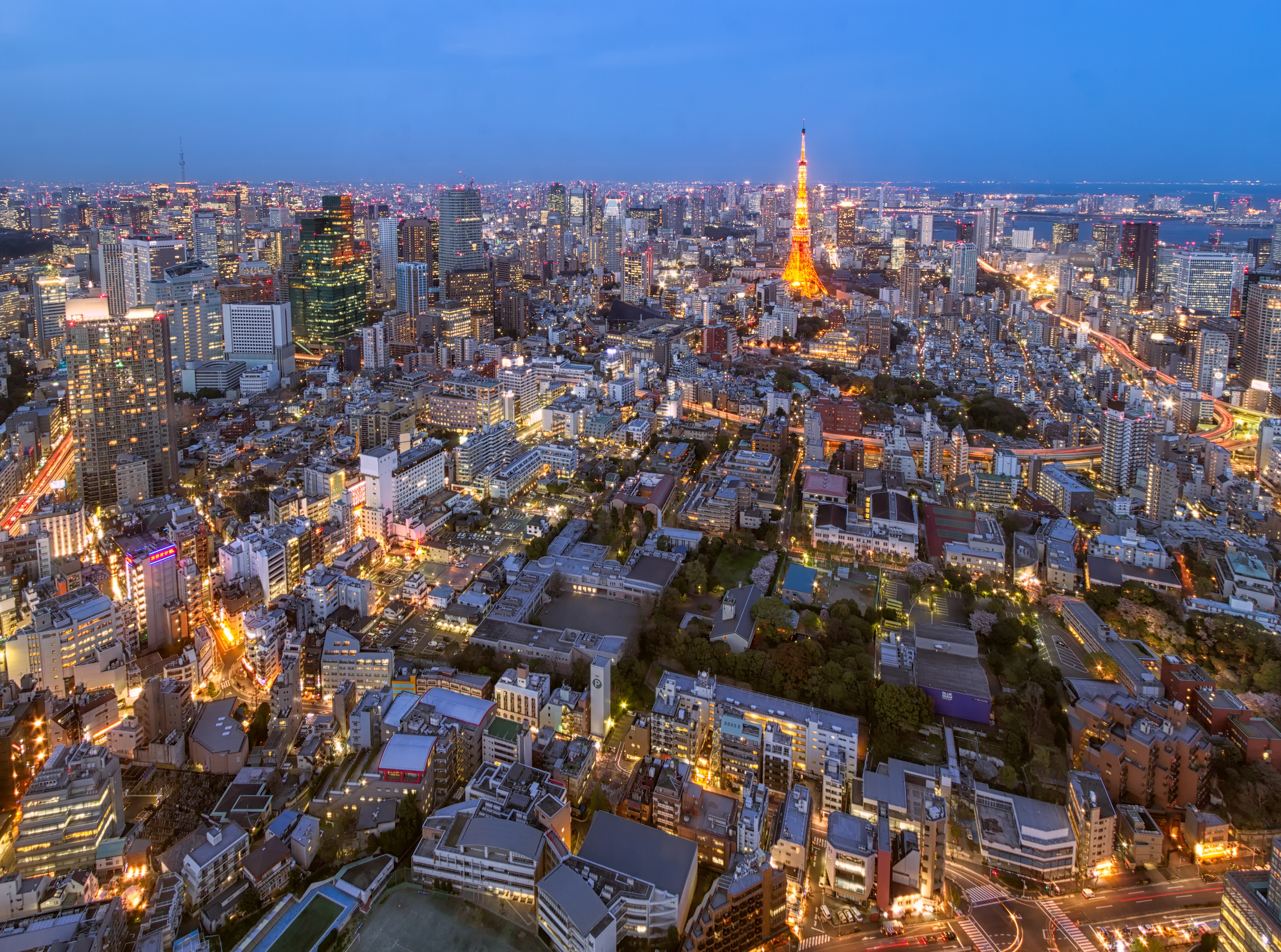 Laden Sie das Städte, Wolkenkratzer, Gebäude, Japan, Stadtbild, Tokio, Nacht, Menschengemacht, Großstadt-Bild kostenlos auf Ihren PC-Desktop herunter