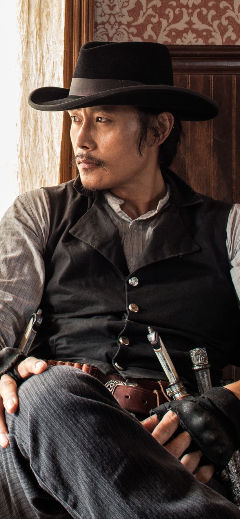 movie, the magnificent seven (2016), the magnificent seven, lee byung hun cellphone