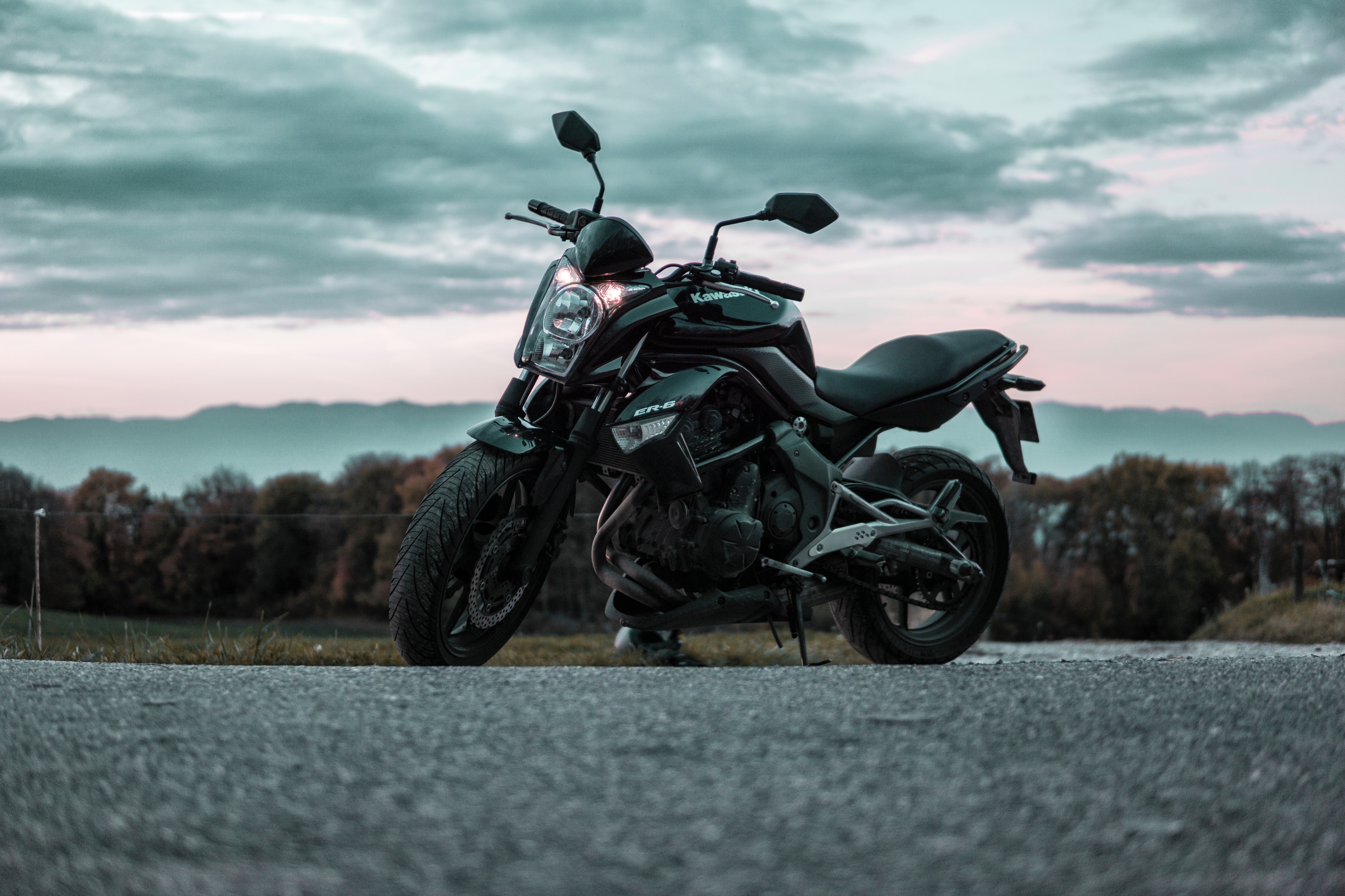130821 descargar imagen motocicletas, camino, asfalto, vista lateral, perfil, motocicleta: fondos de pantalla y protectores de pantalla gratis