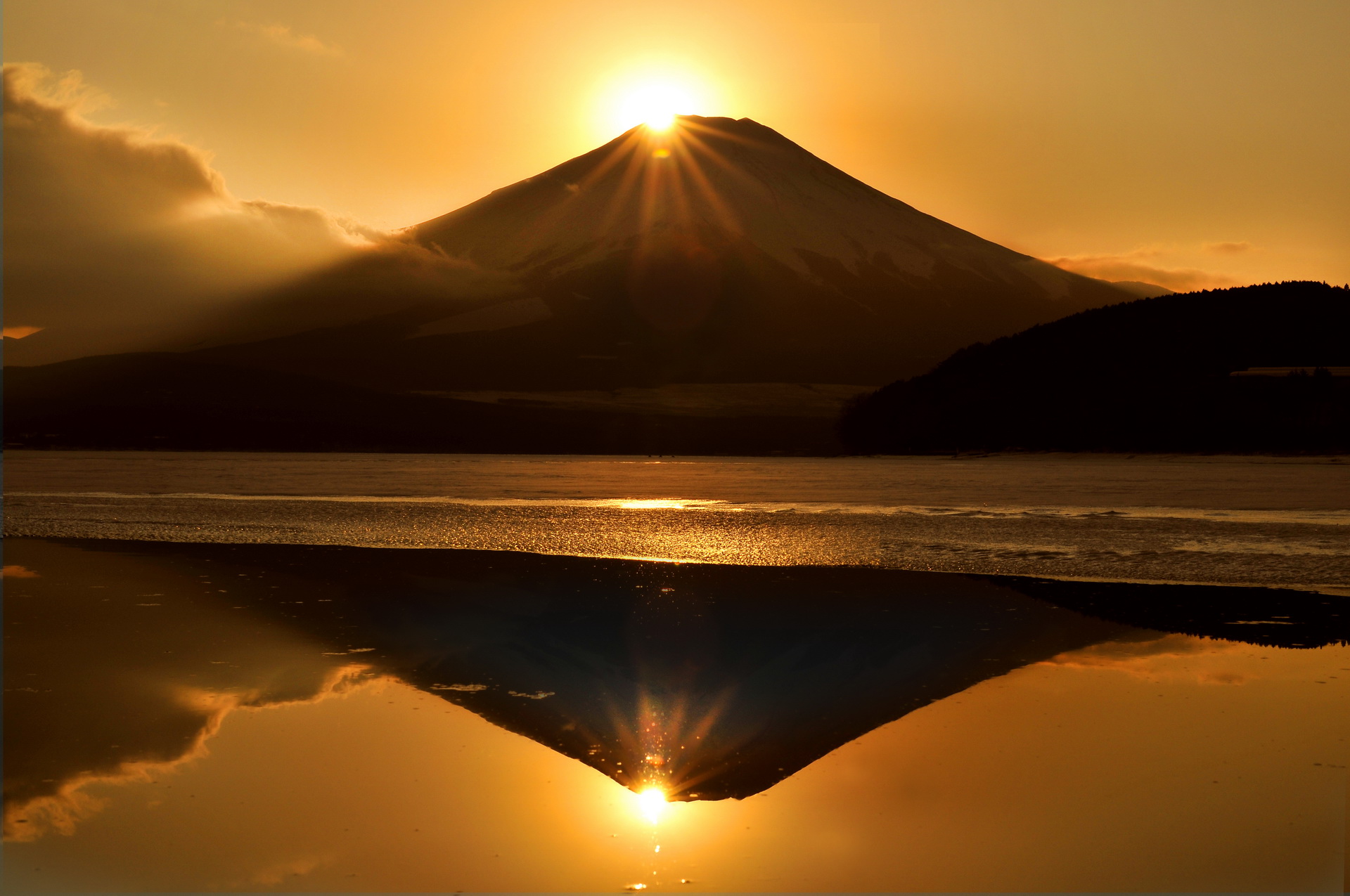 Download mobile wallpaper Mount Fuji, Volcanoes, Earth for free.
