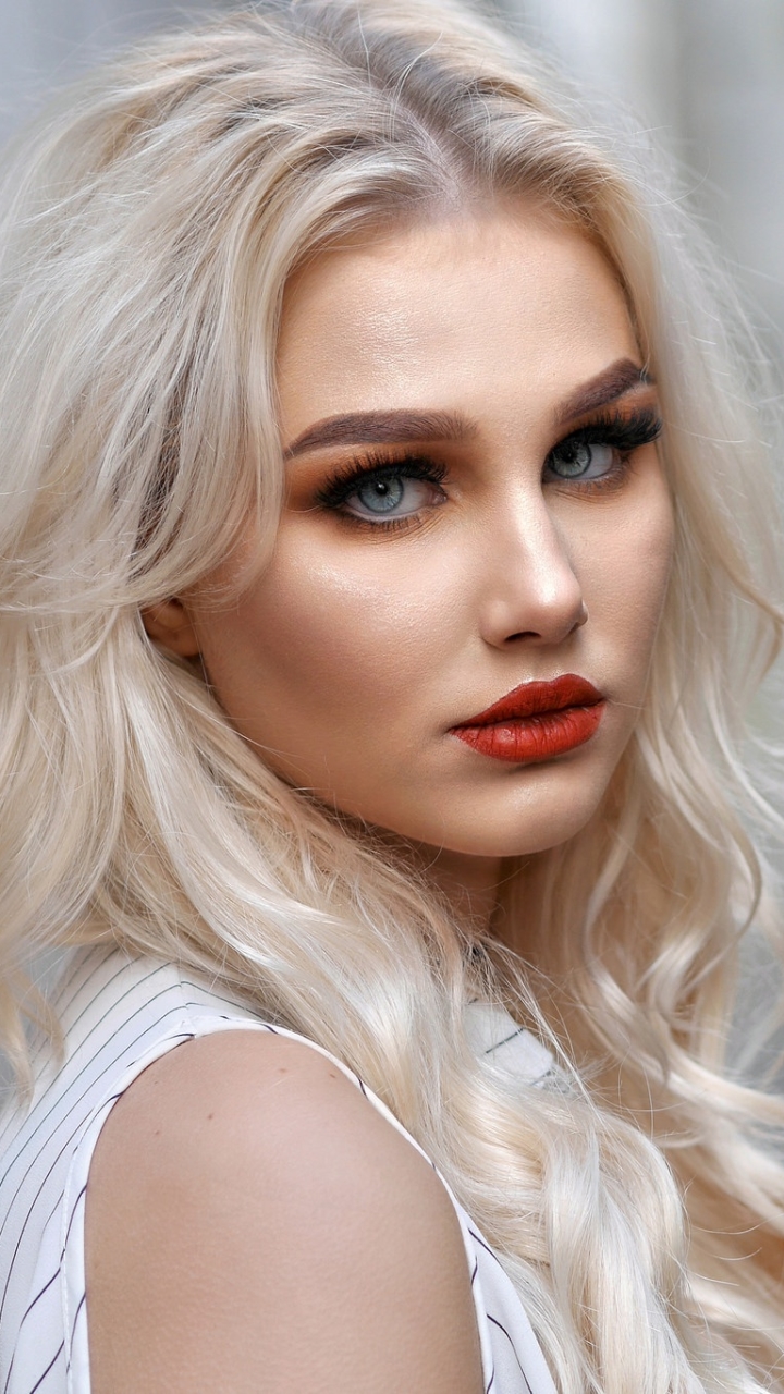 Handy-Wallpaper Blond, Modell, Frauen, Blaue Augen, Blondinen, Lippenstift kostenlos herunterladen.