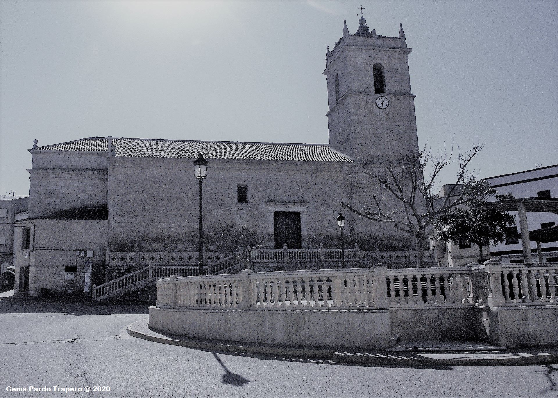 Download mobile wallpaper Church, Spain, Churches, Black & White, Religious, Cuenca for free.