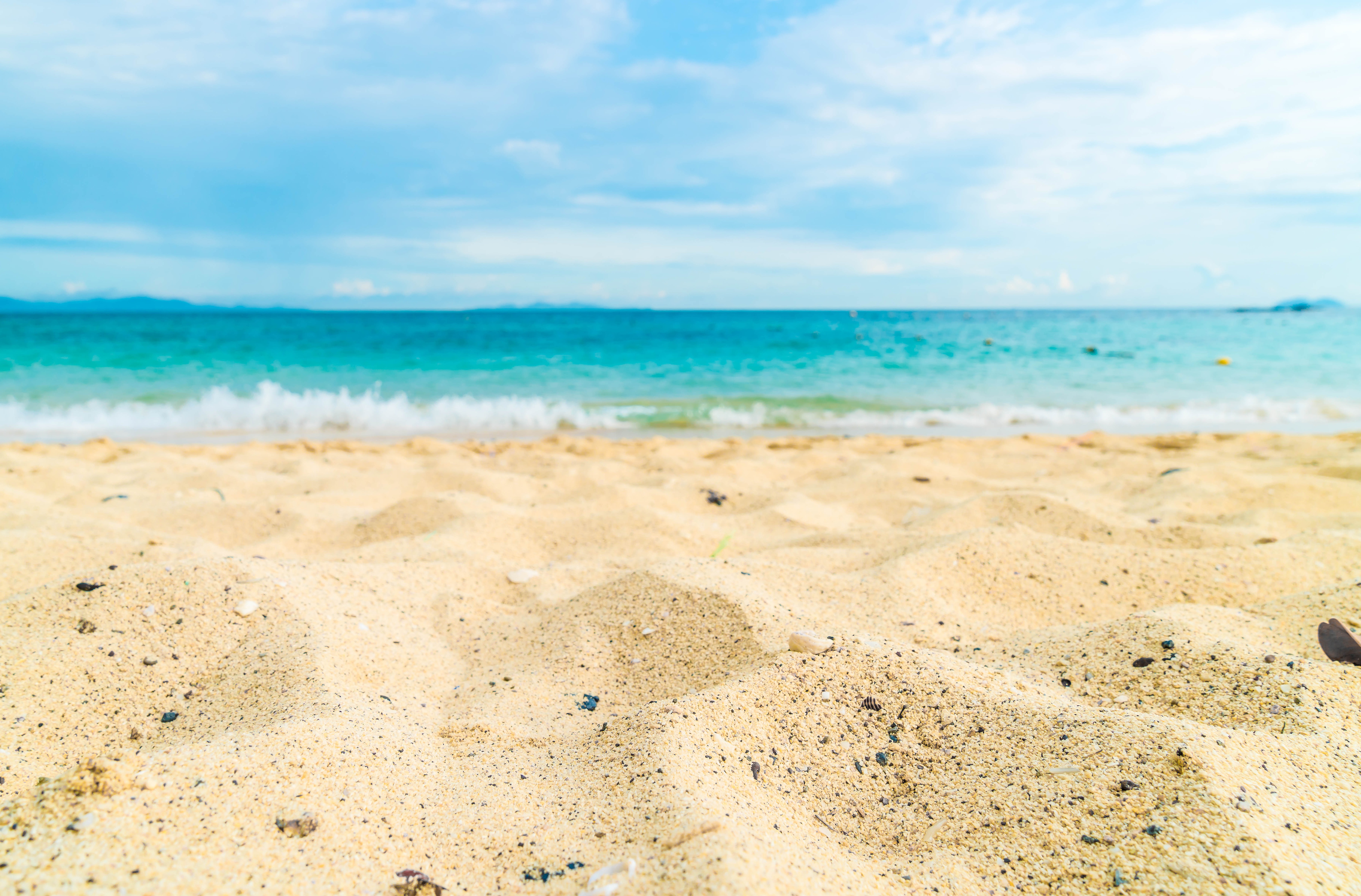 Download mobile wallpaper Nature, Beach, Sand, Summer, Ocean, Earth, Depth Of Field for free.