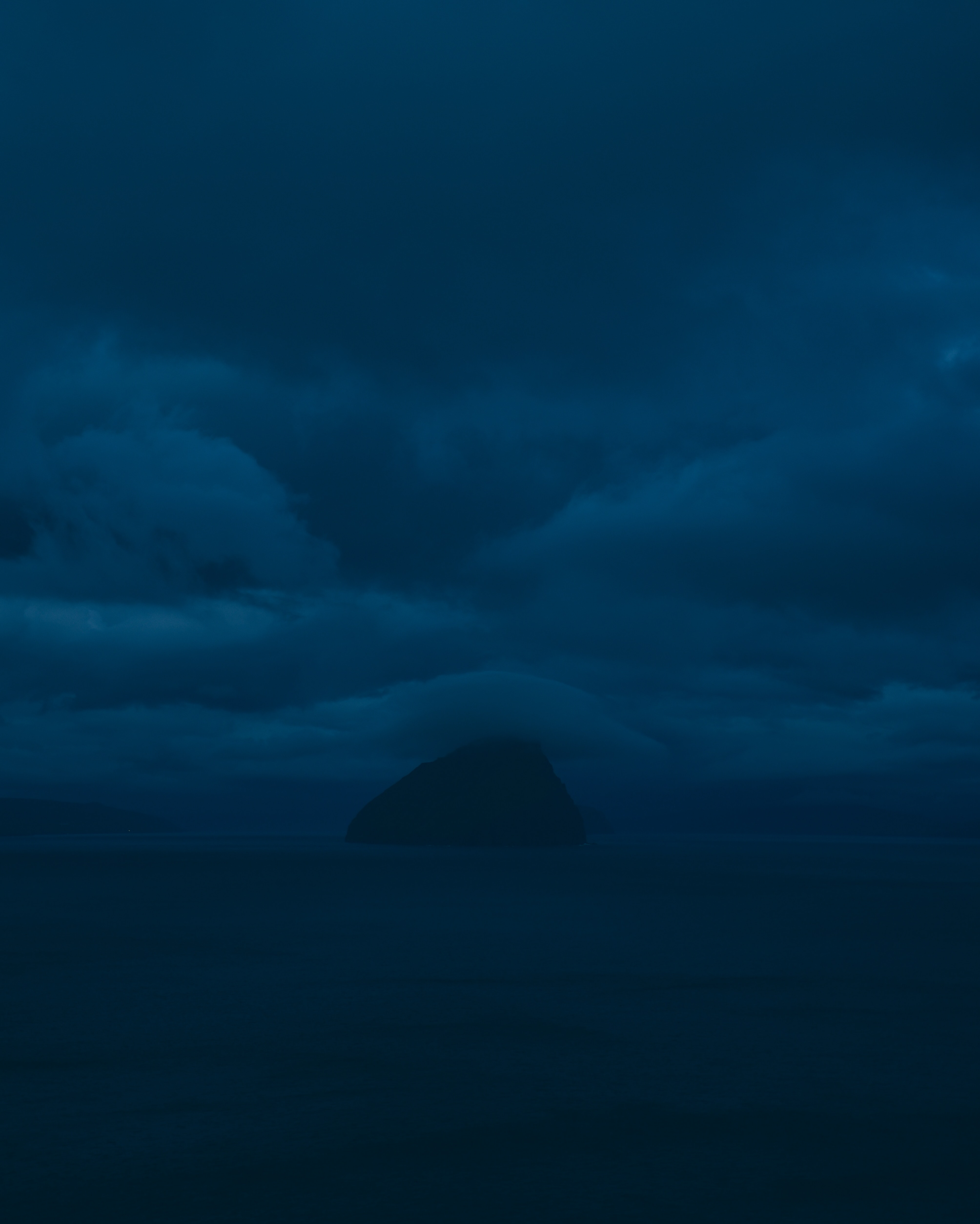 Baixe gratuitamente a imagem Crepúsculo, Nuvens, Pedra, Rocha, Costa, Escuro na área de trabalho do seu PC