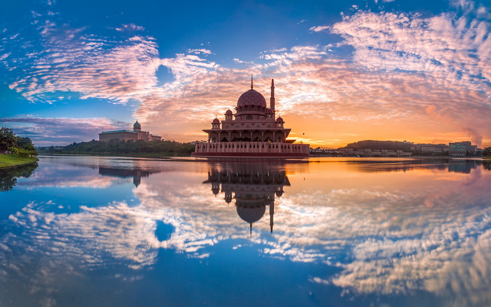 Laden Sie Putra Moschee HD-Desktop-Hintergründe herunter