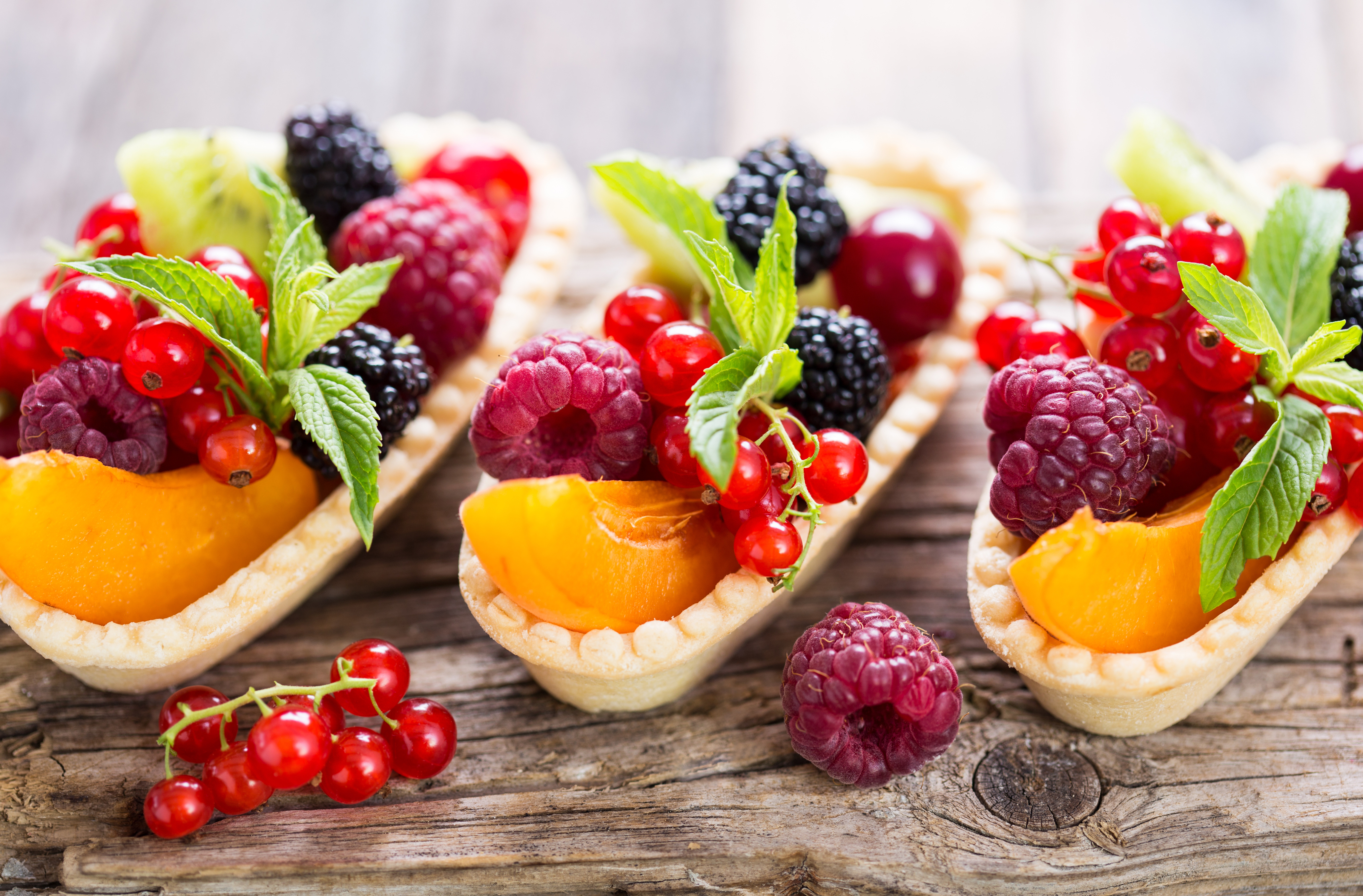 Download mobile wallpaper Food, Dessert, Raspberry, Blackberry, Berry, Fruit, Currants for free.