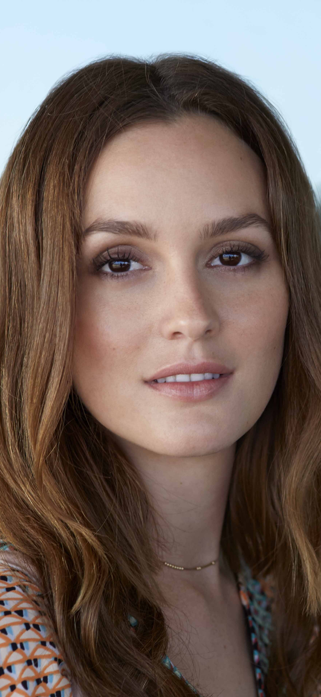 Download mobile wallpaper Face, Brunette, Celebrity, Brown Eyes, Actress, Leighton Meester for free.