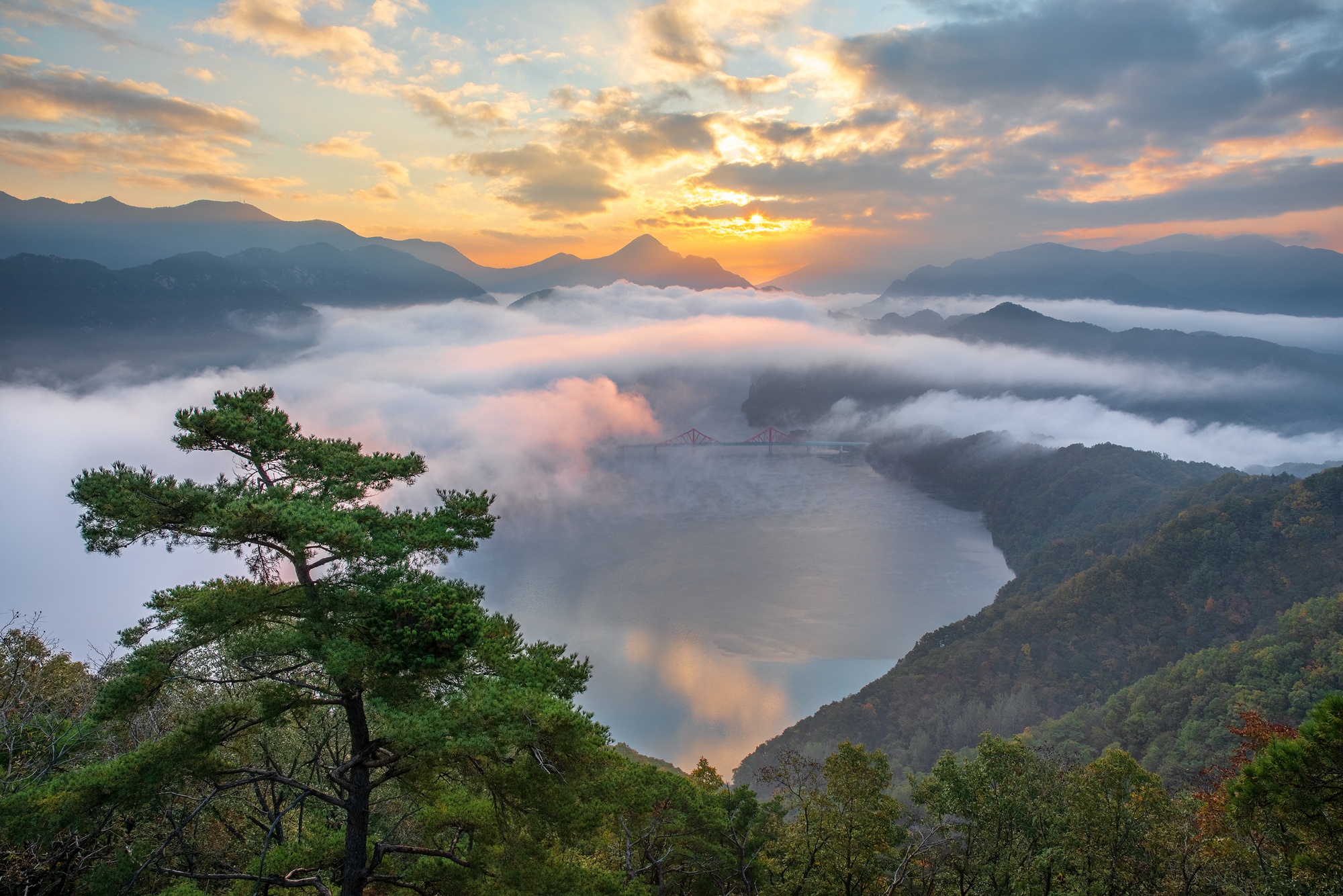 Laden Sie das Landschaft, Natur, Nebel, Sonnenaufgang, Wolke, Erde/natur-Bild kostenlos auf Ihren PC-Desktop herunter