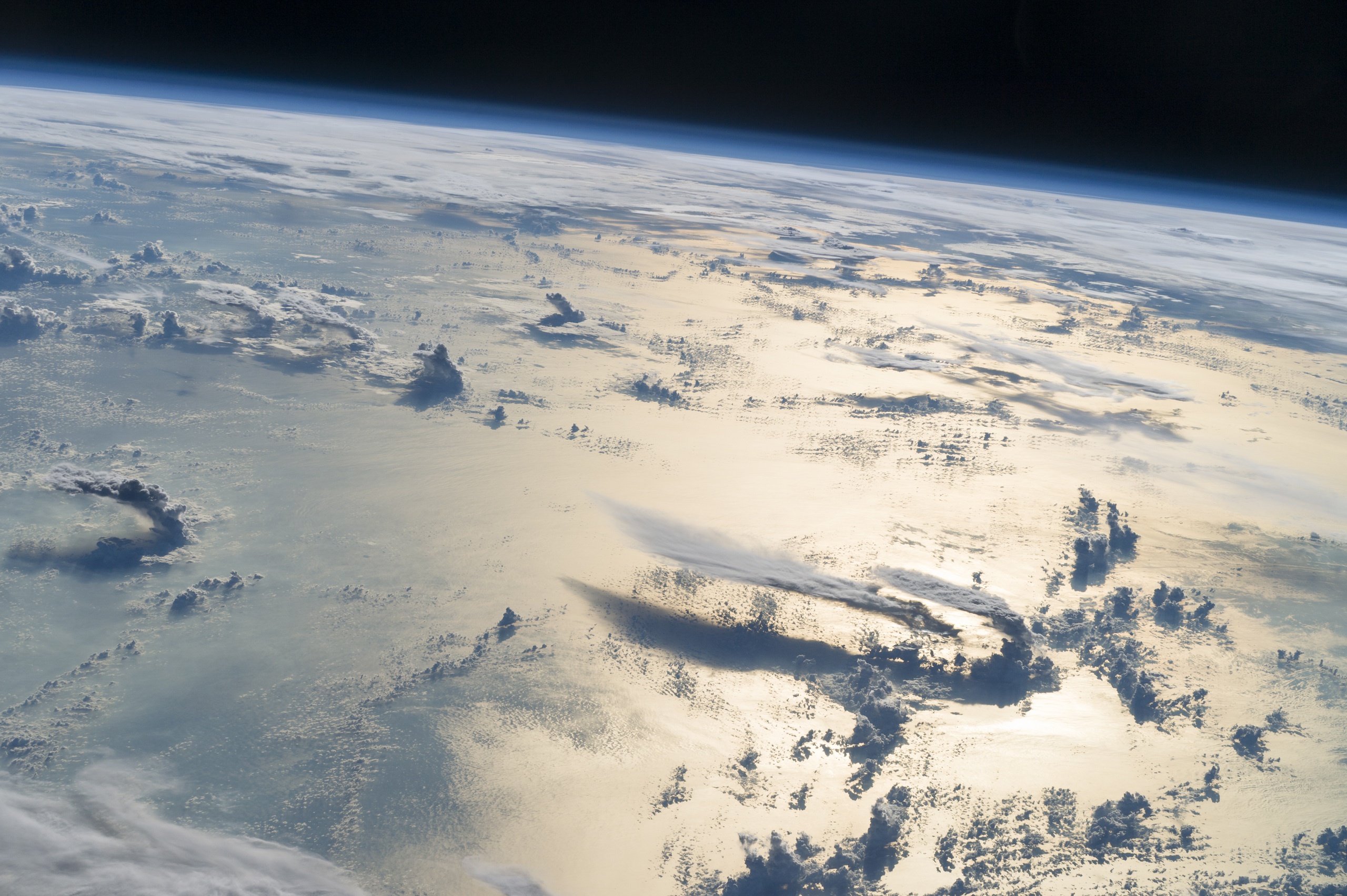 Descarga gratis la imagen Planeta, Nube, Tierra/naturaleza, Desde El Espacio, Planetscape en el escritorio de tu PC