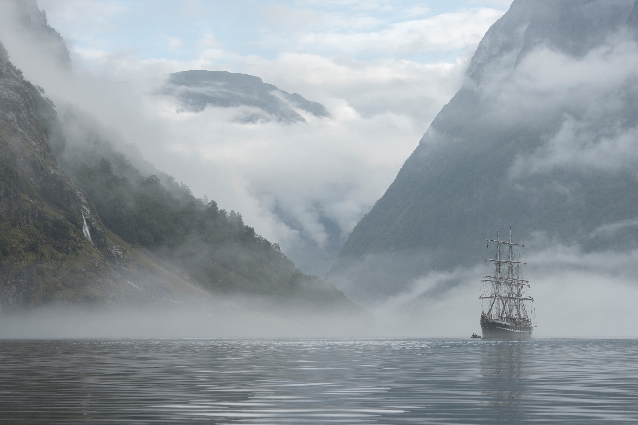 Téléchargez des papiers peints mobile Montagne, Norvège, Navire, Véhicules gratuitement.