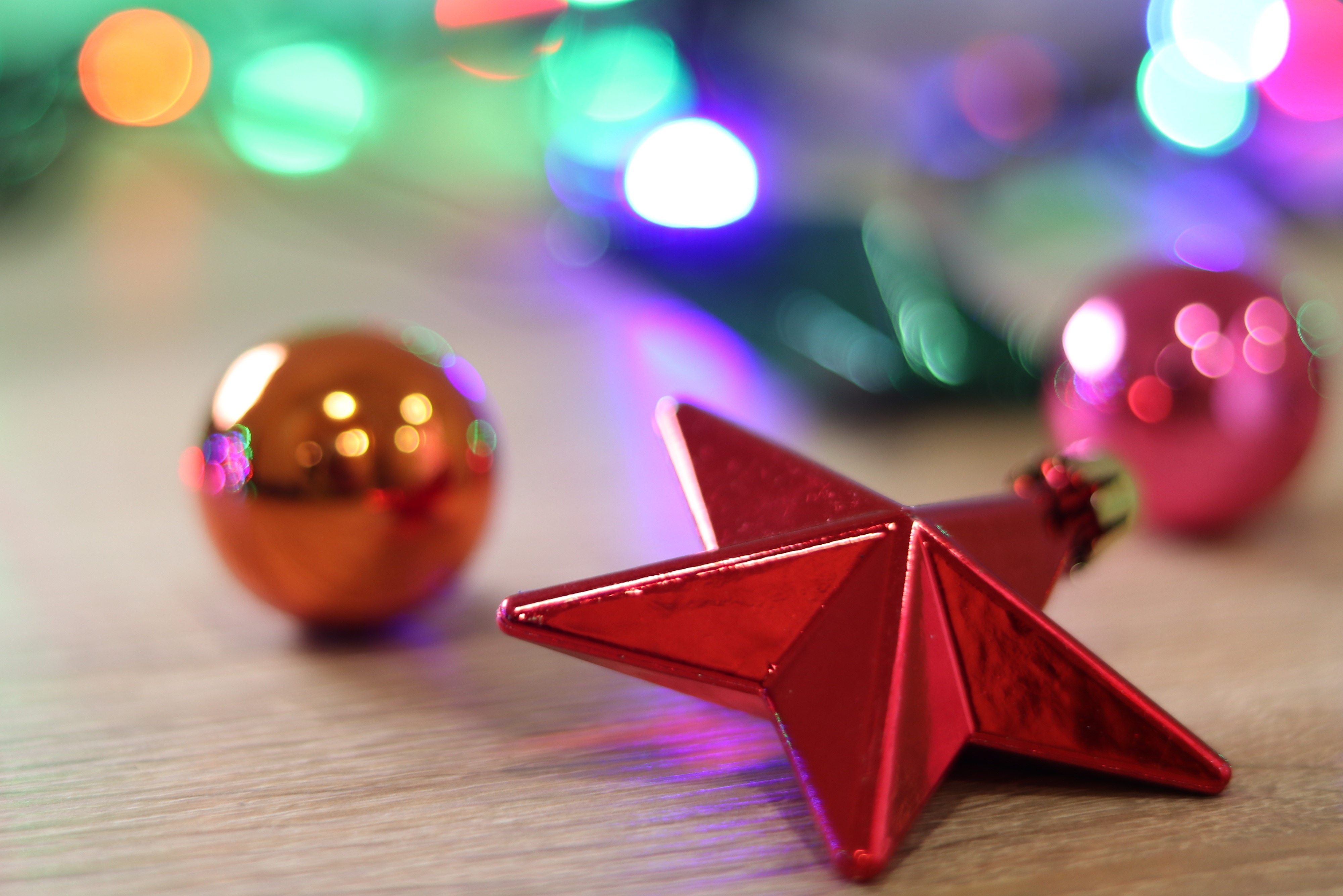 Free download wallpaper Blur, Christmas, Holiday, Star, Bauble on your PC desktop