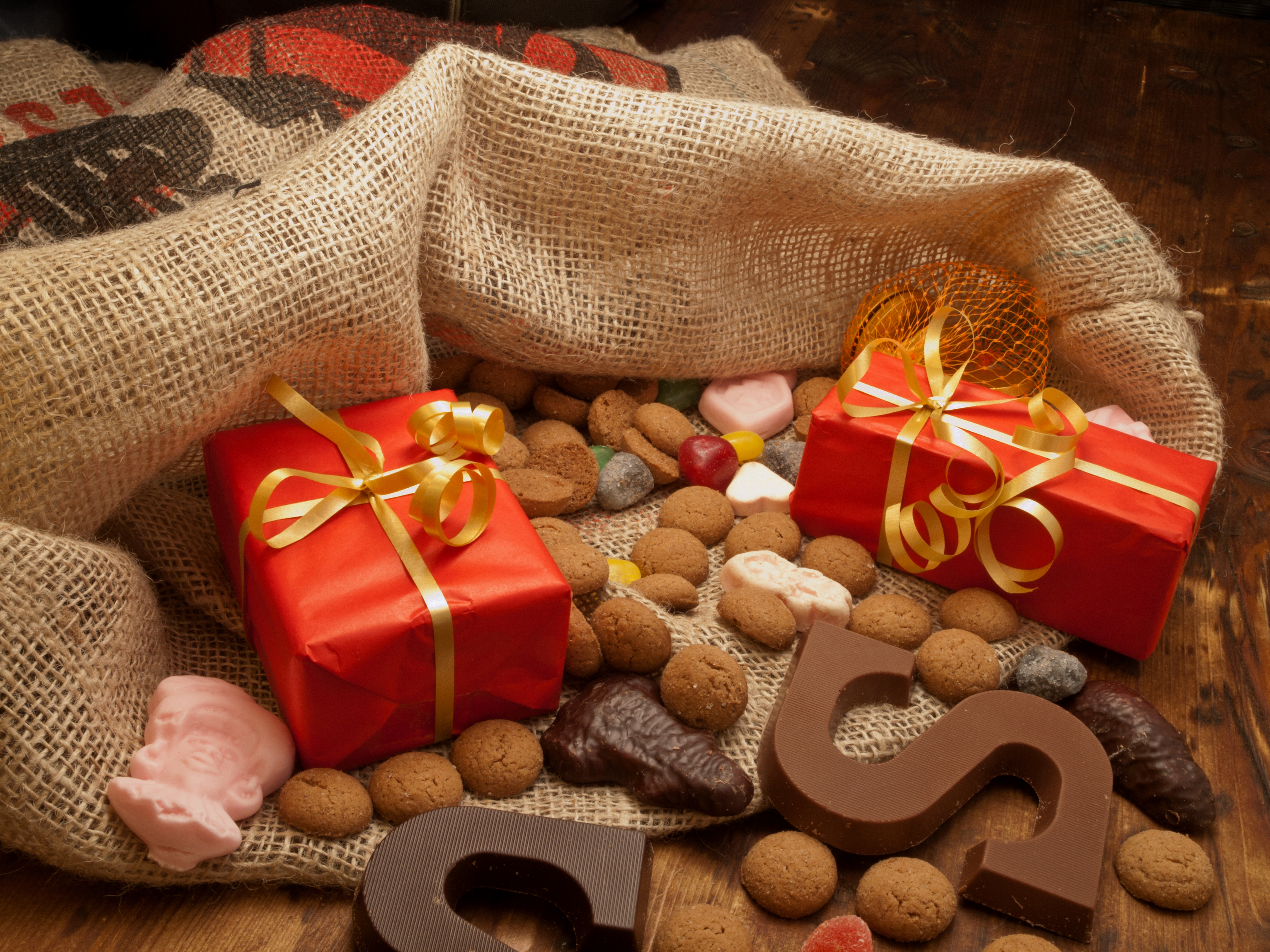 Download mobile wallpaper Chocolate, Still Life, Gift, Photography, Cookie for free.