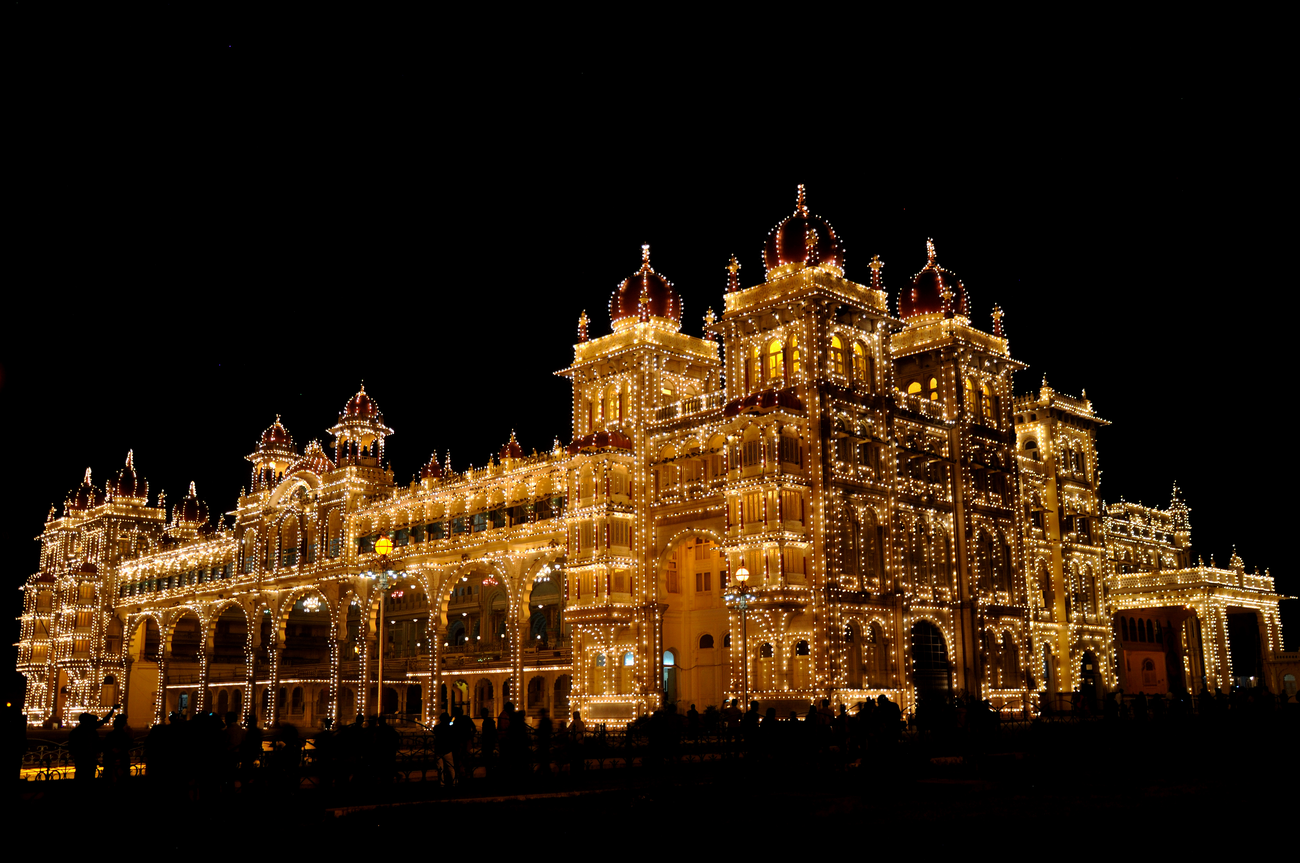 356175 descargar fondo de pantalla hecho por el hombre, palacio de mysore, arquitectura, india, estado de karnataka, mysore, noche, palacios: protectores de pantalla e imágenes gratis
